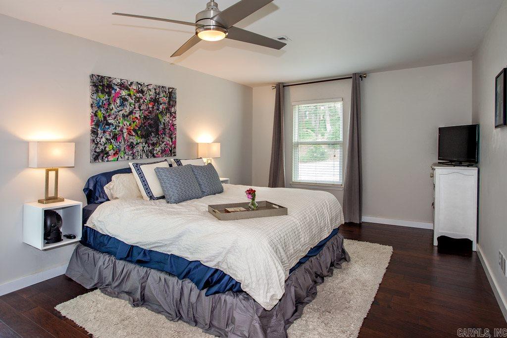 LEAWOOD MANOR - Residential