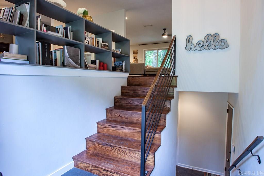 LEAWOOD MANOR - Residential