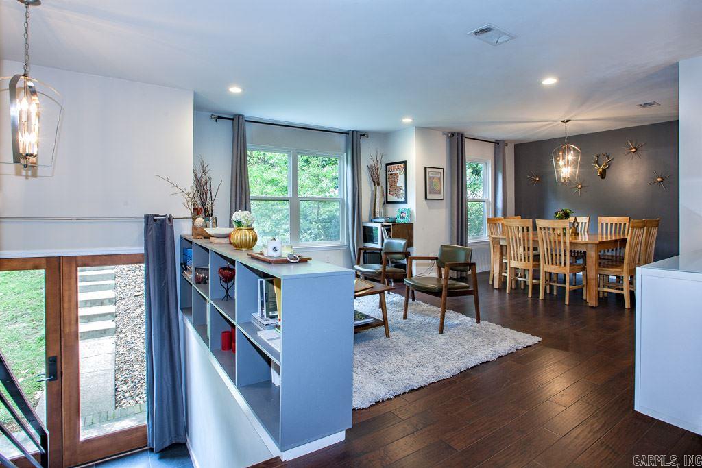 LEAWOOD MANOR - Residential