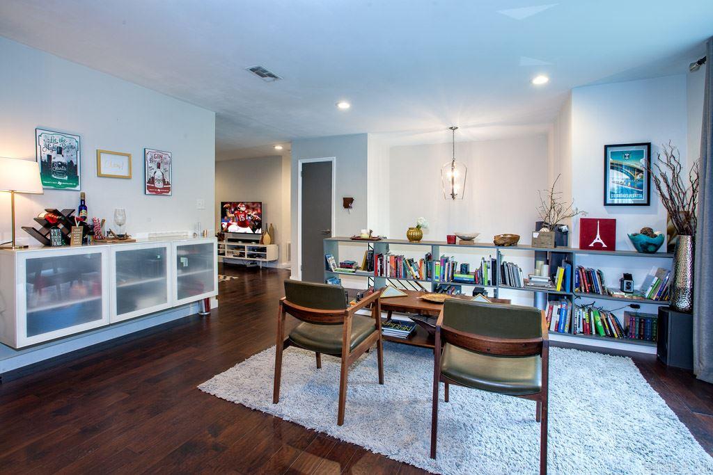 LEAWOOD MANOR - Residential