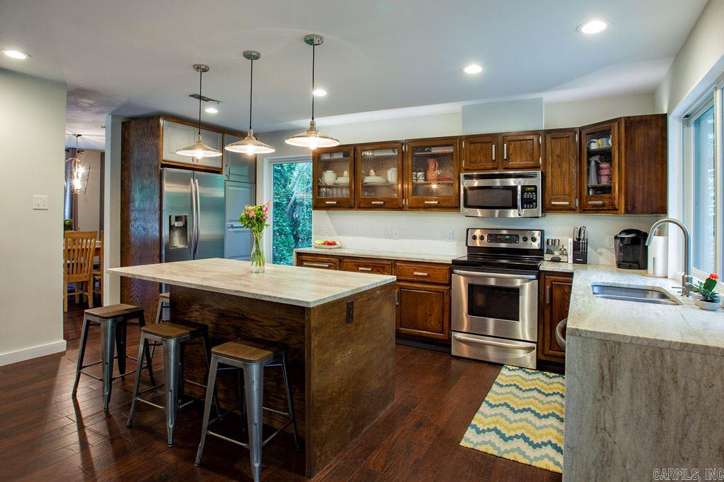 LEAWOOD MANOR - Residential