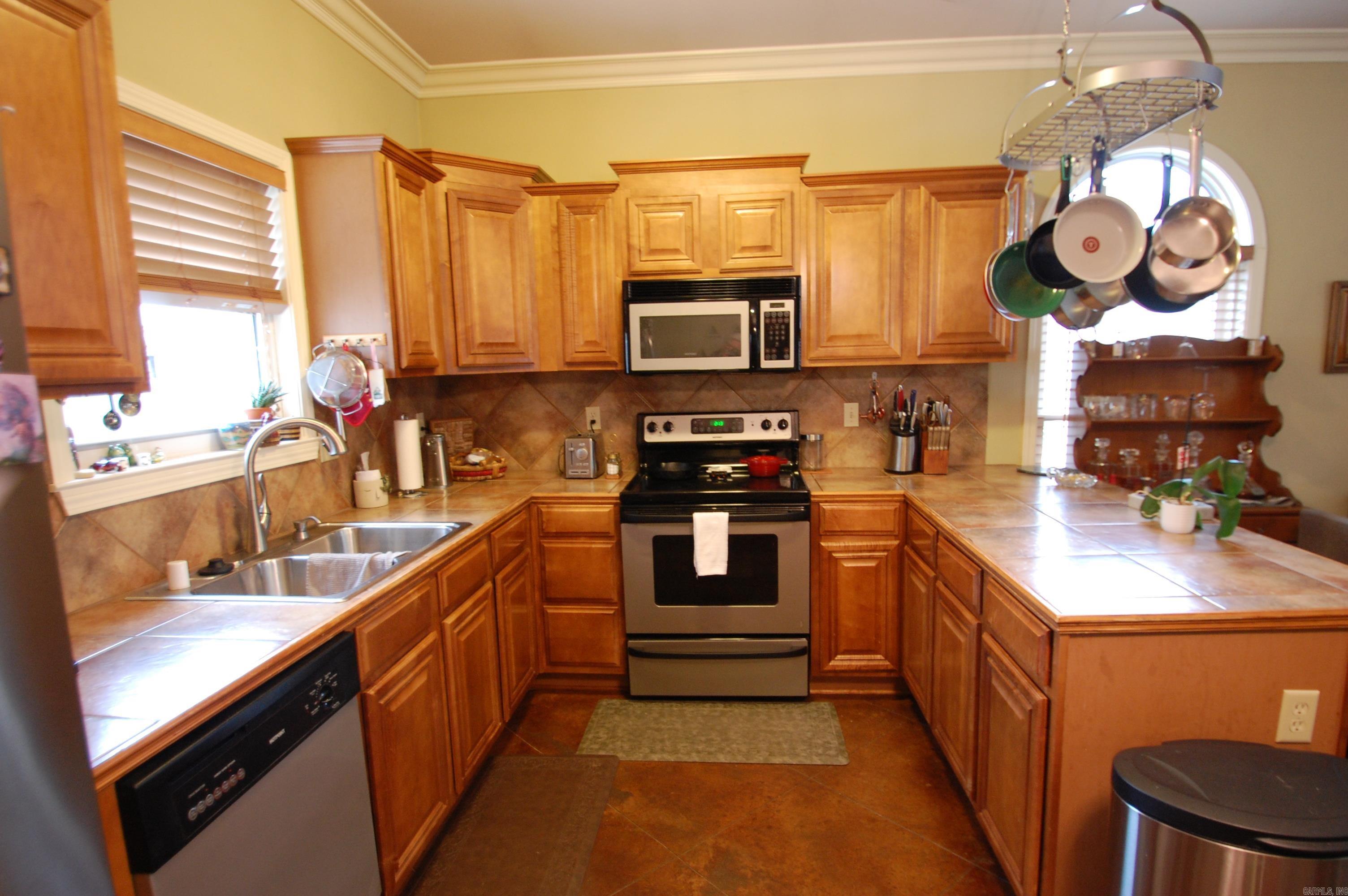 GIBRALTER HGTS - Residential