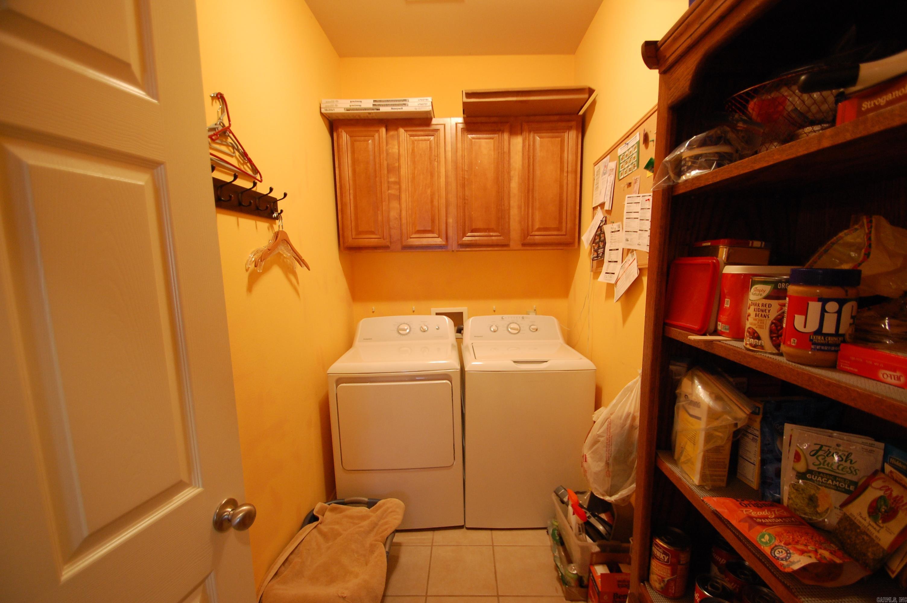 GIBRALTER HGTS - Residential