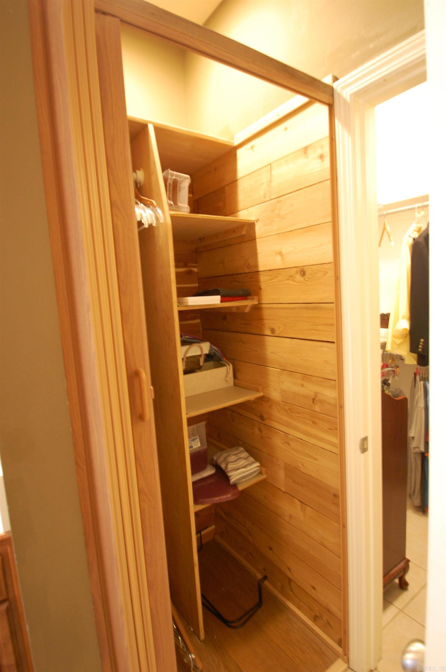 GIBRALTER HGTS - Residential