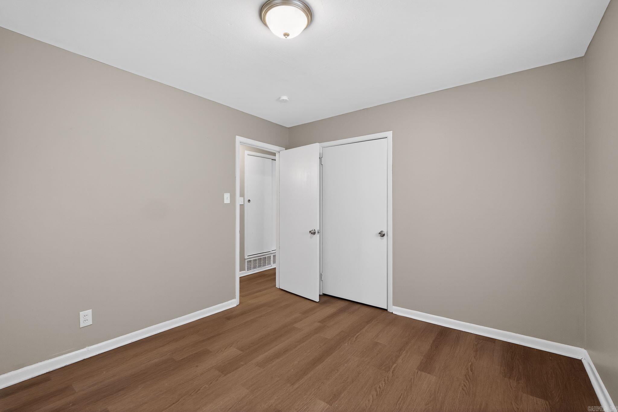 MOORES GLENDALE - Residential