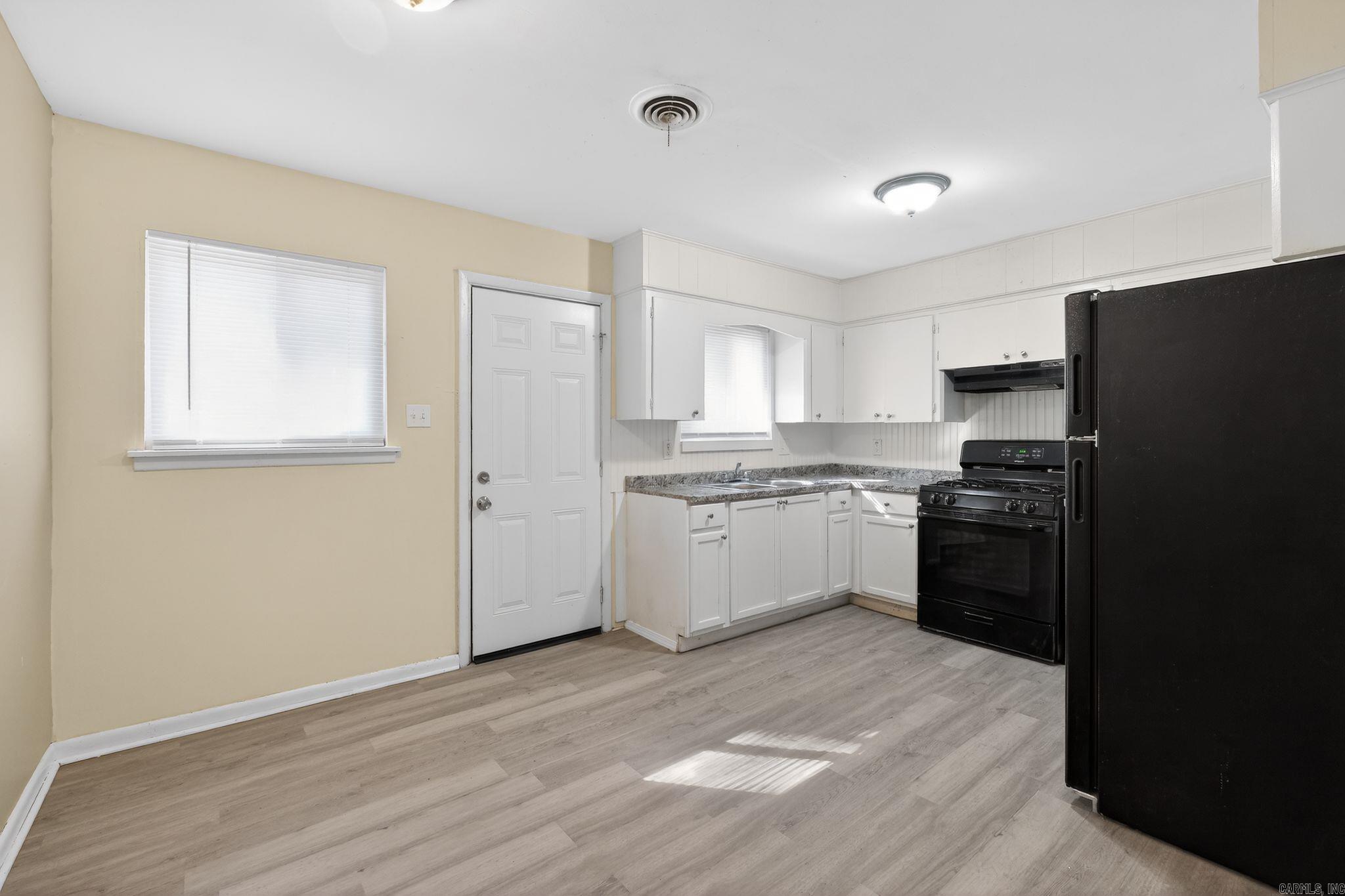 MOORES GLENDALE - Residential