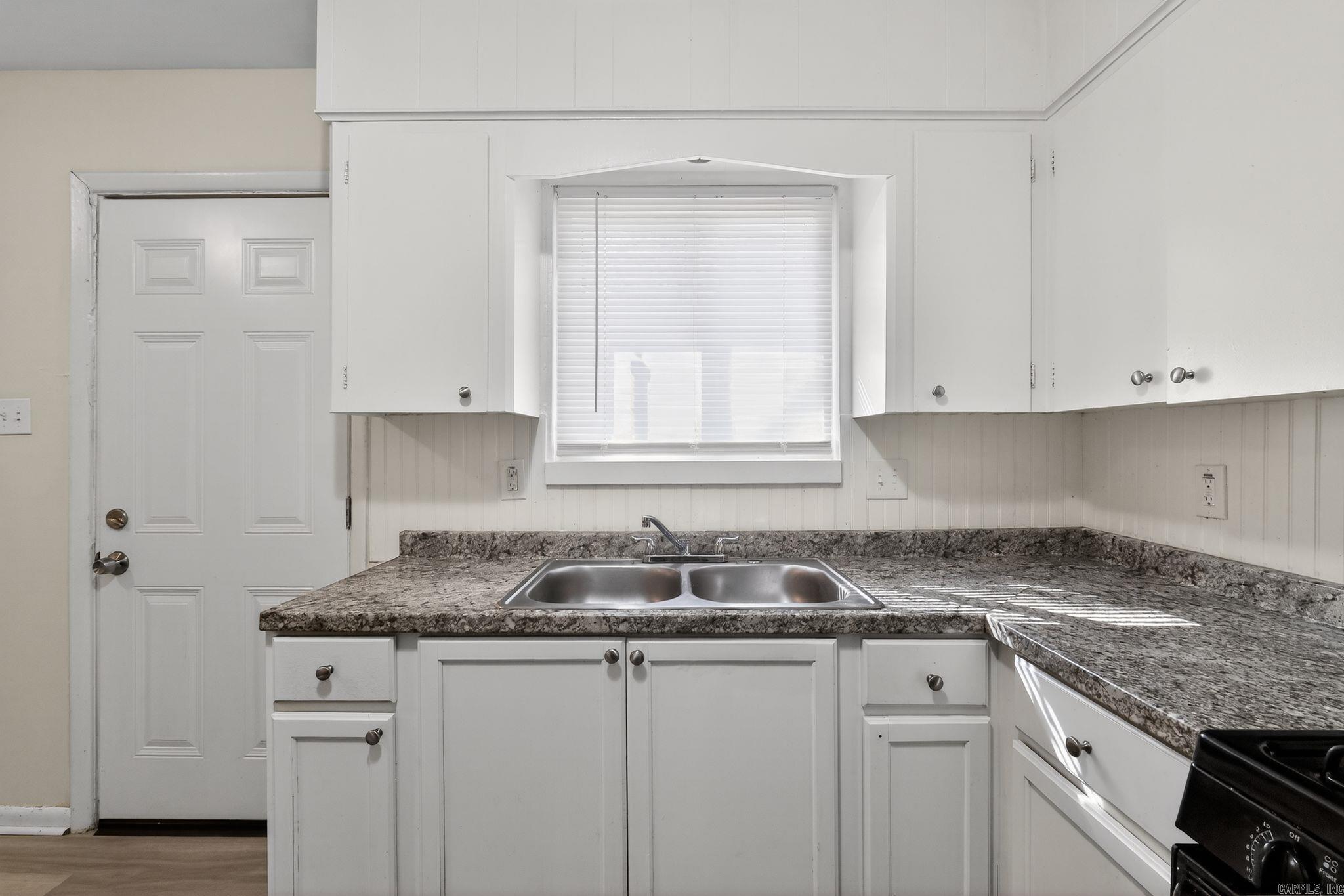 MOORES GLENDALE - Residential