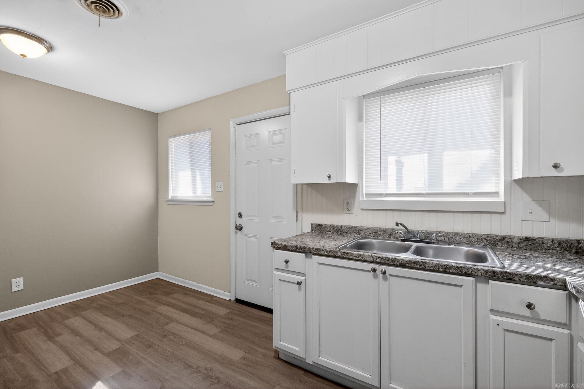 MOORES GLENDALE - Residential