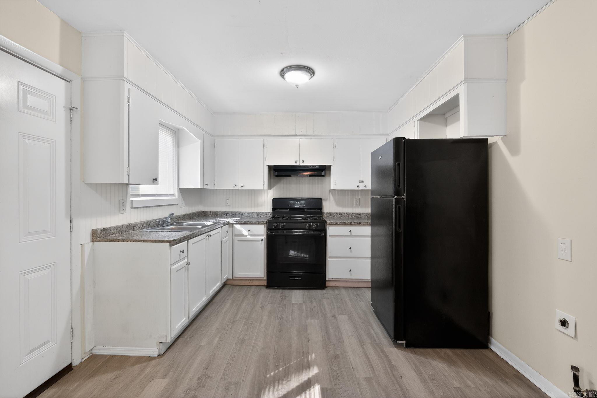 MOORES GLENDALE - Residential