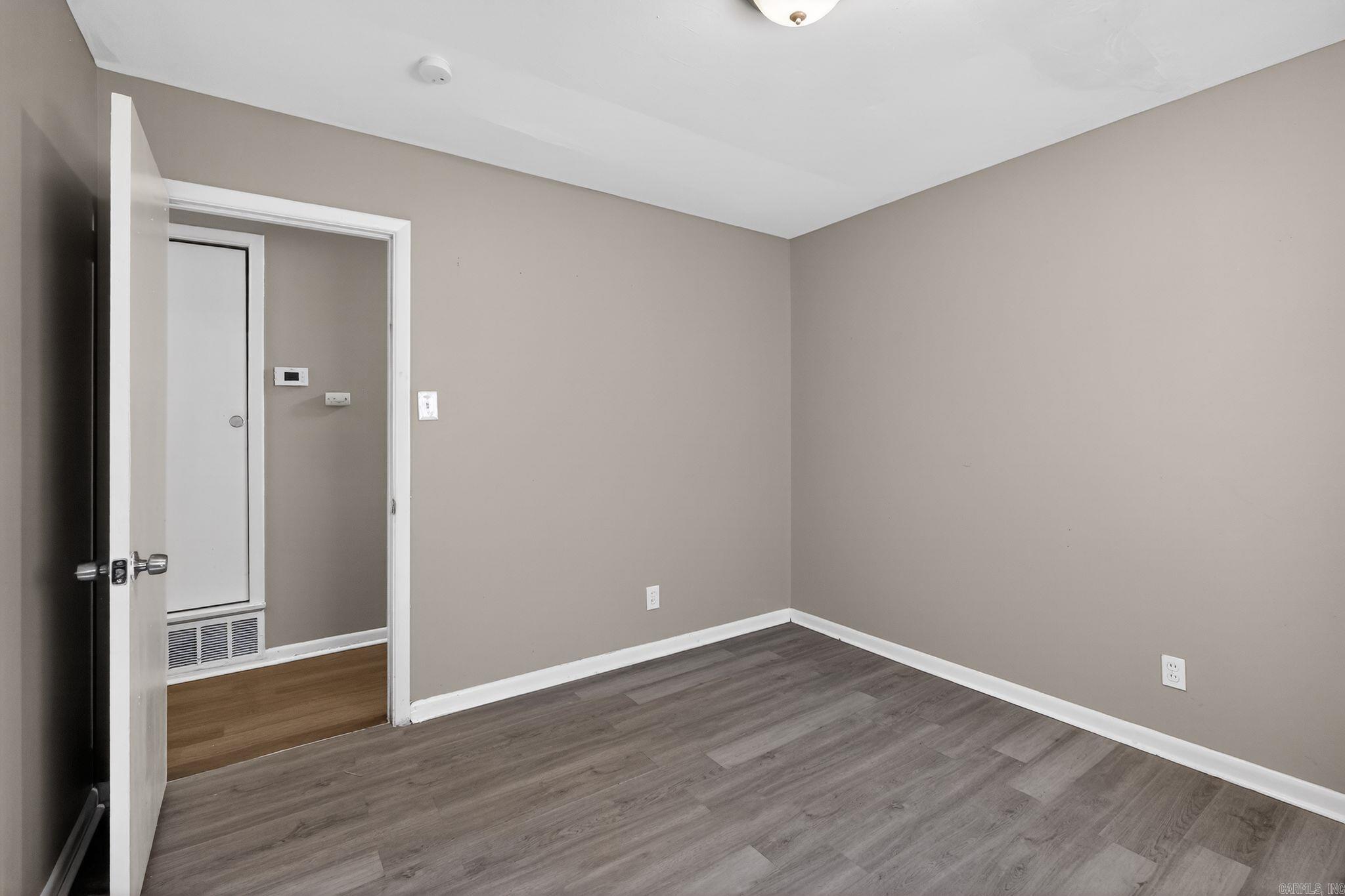 MOORES GLENDALE - Residential