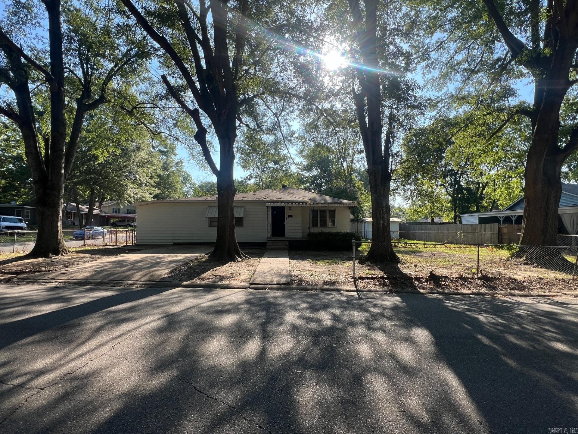 FOREST HILLS - Residential