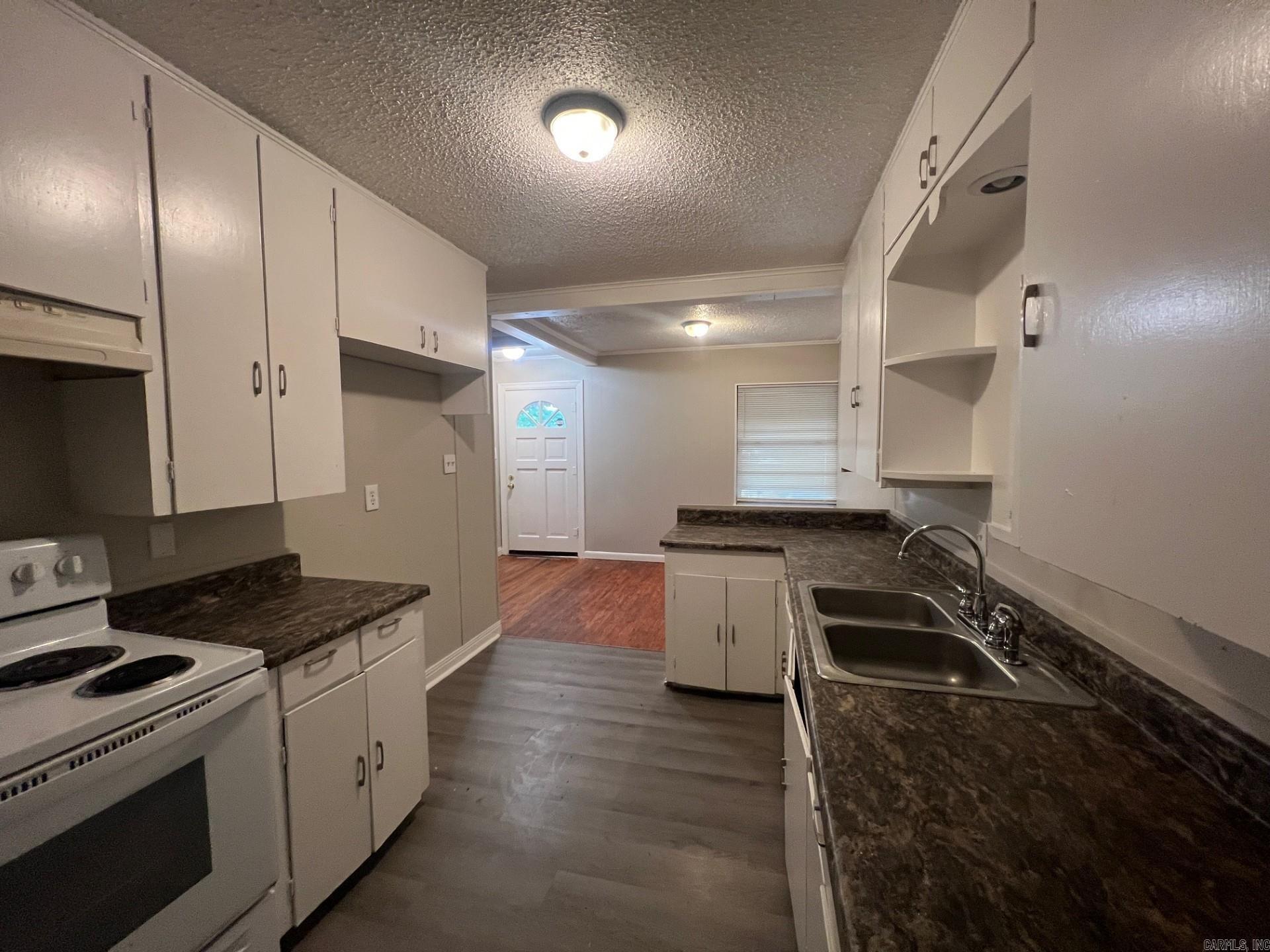 FOREST HILLS - Residential