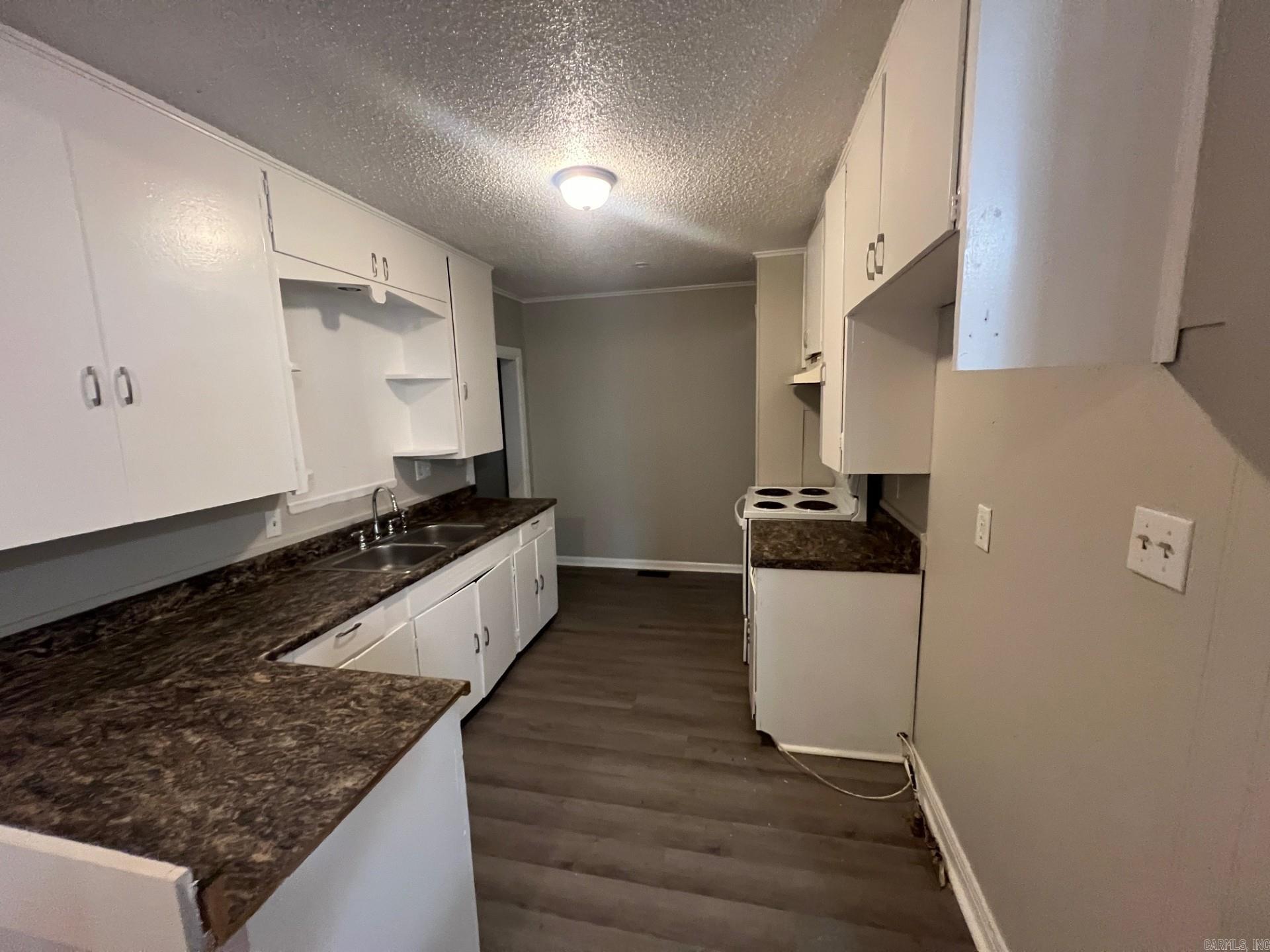 FOREST HILLS - Residential