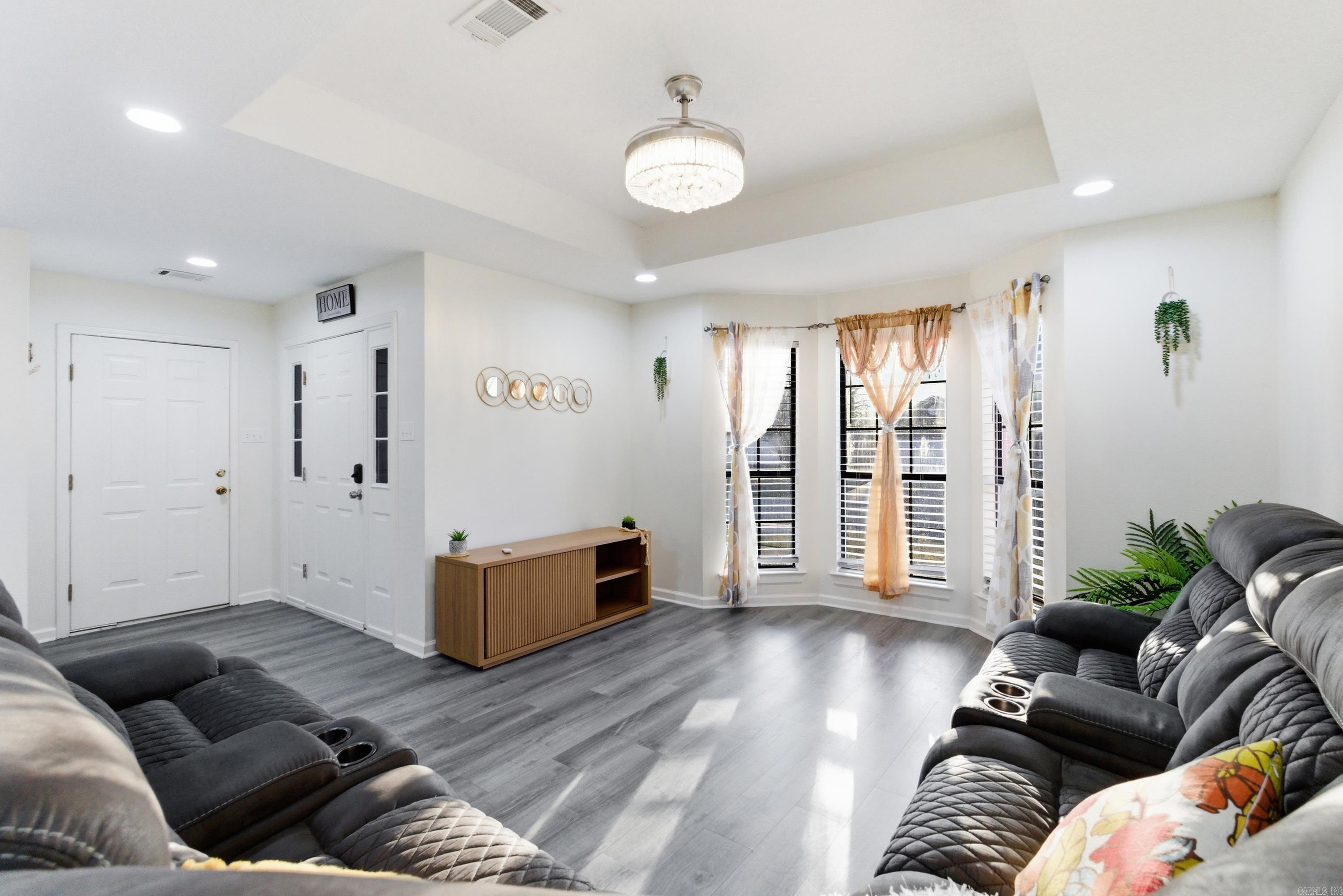 STRATFORD PLACE - Residential