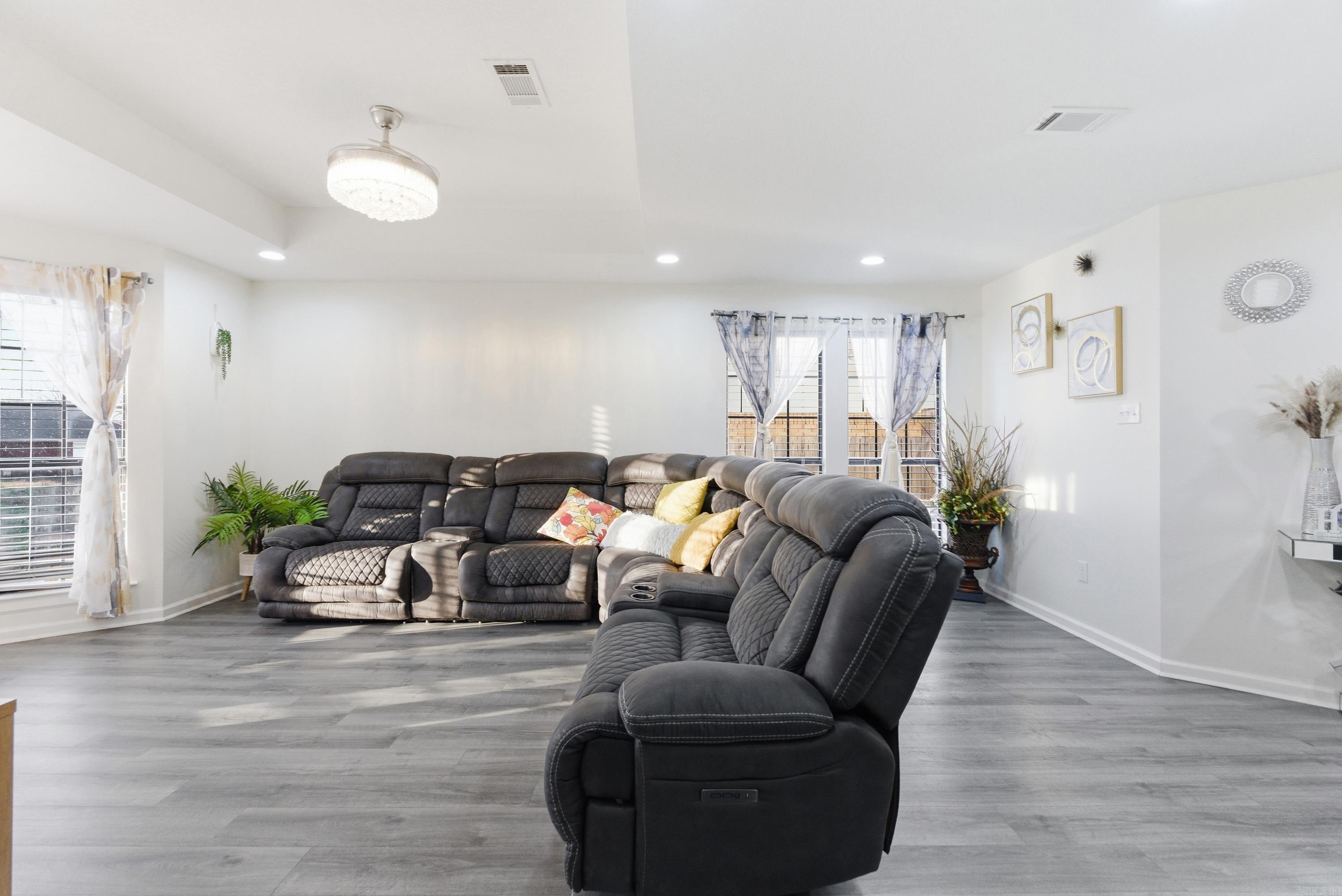 STRATFORD PLACE - Residential