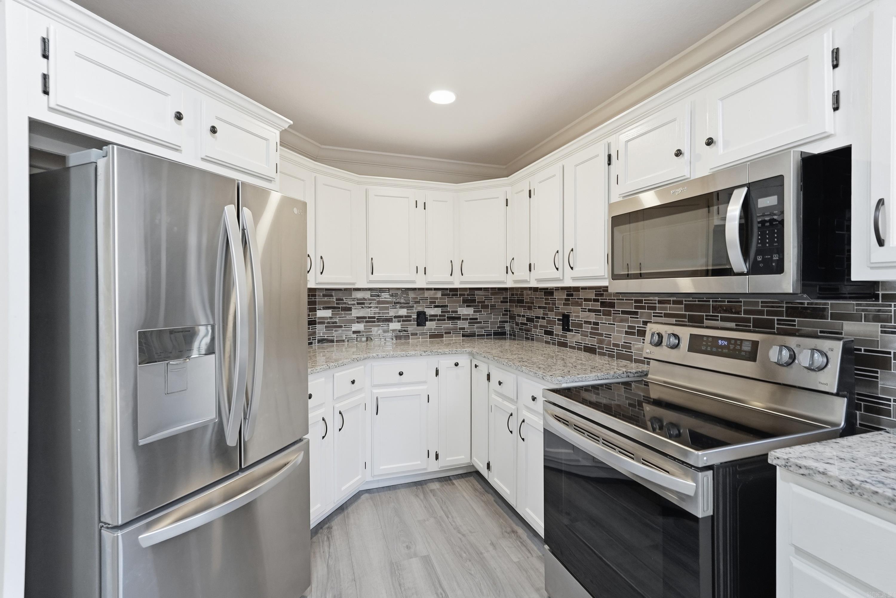 STRATFORD PLACE - Residential