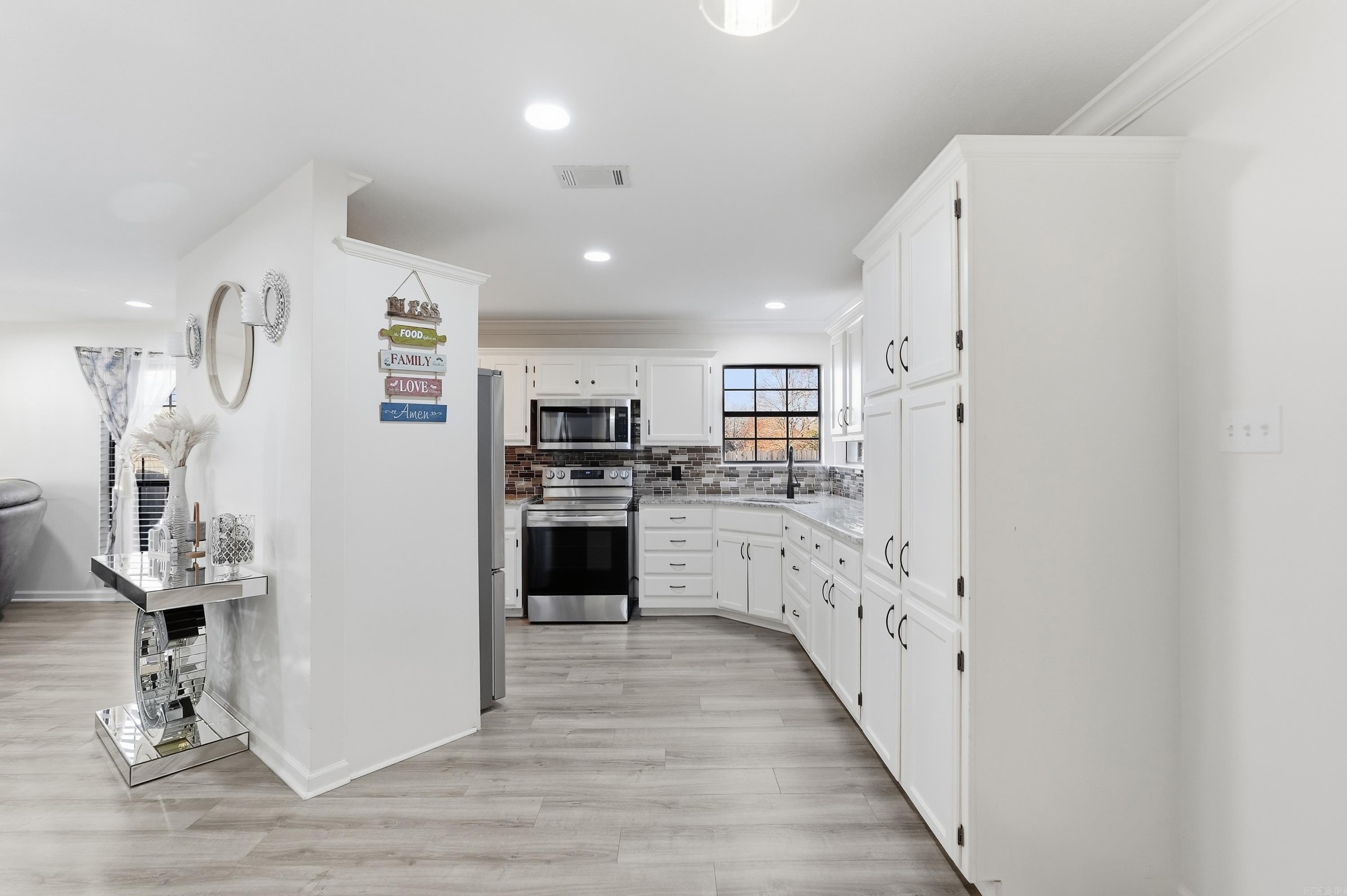 STRATFORD PLACE - Residential