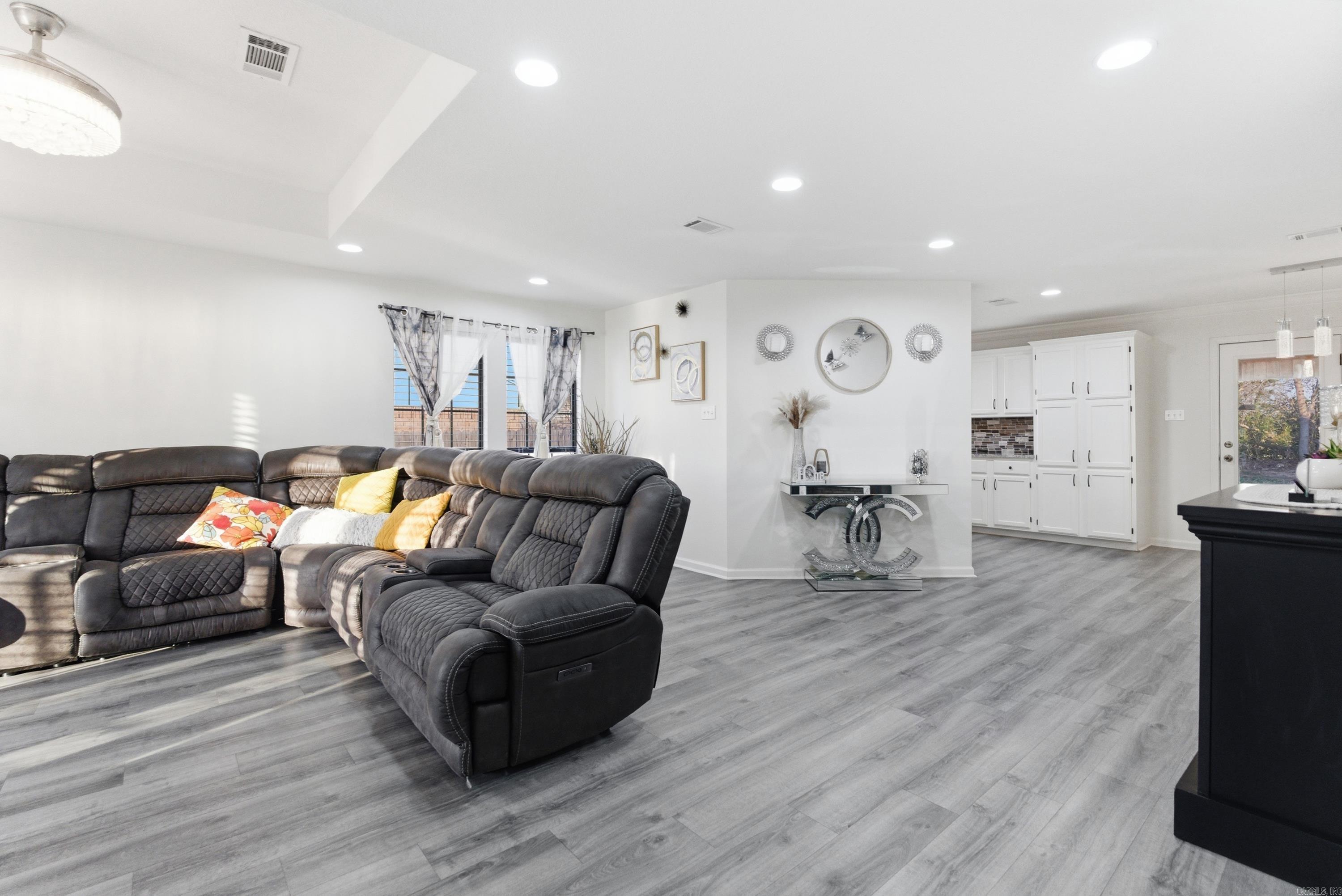 STRATFORD PLACE - Residential