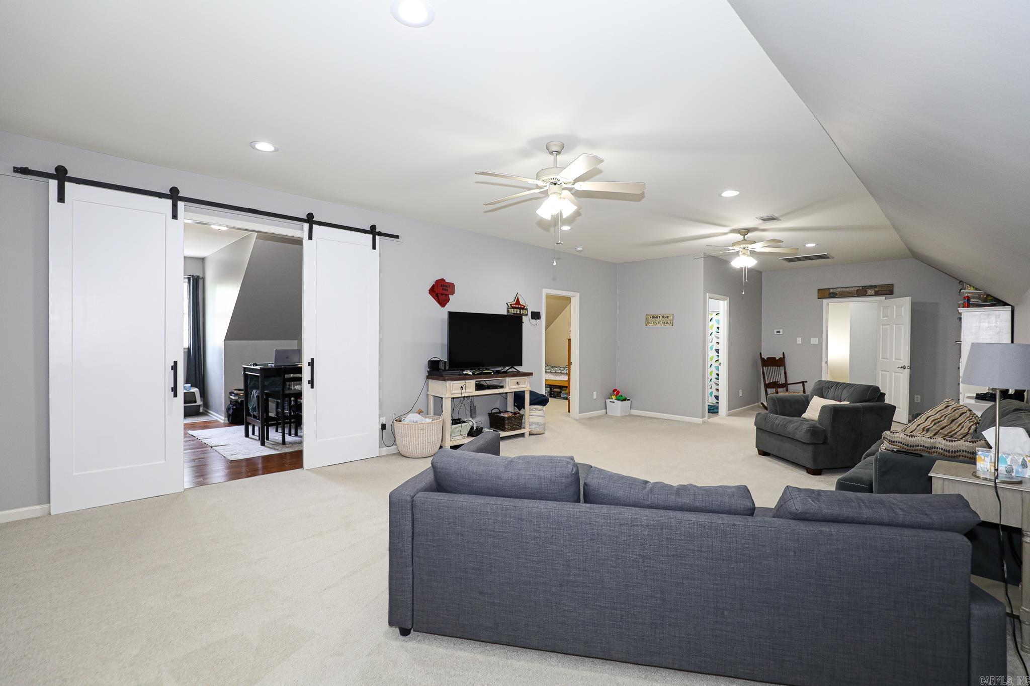 HURRICANE LAKE EST - Residential