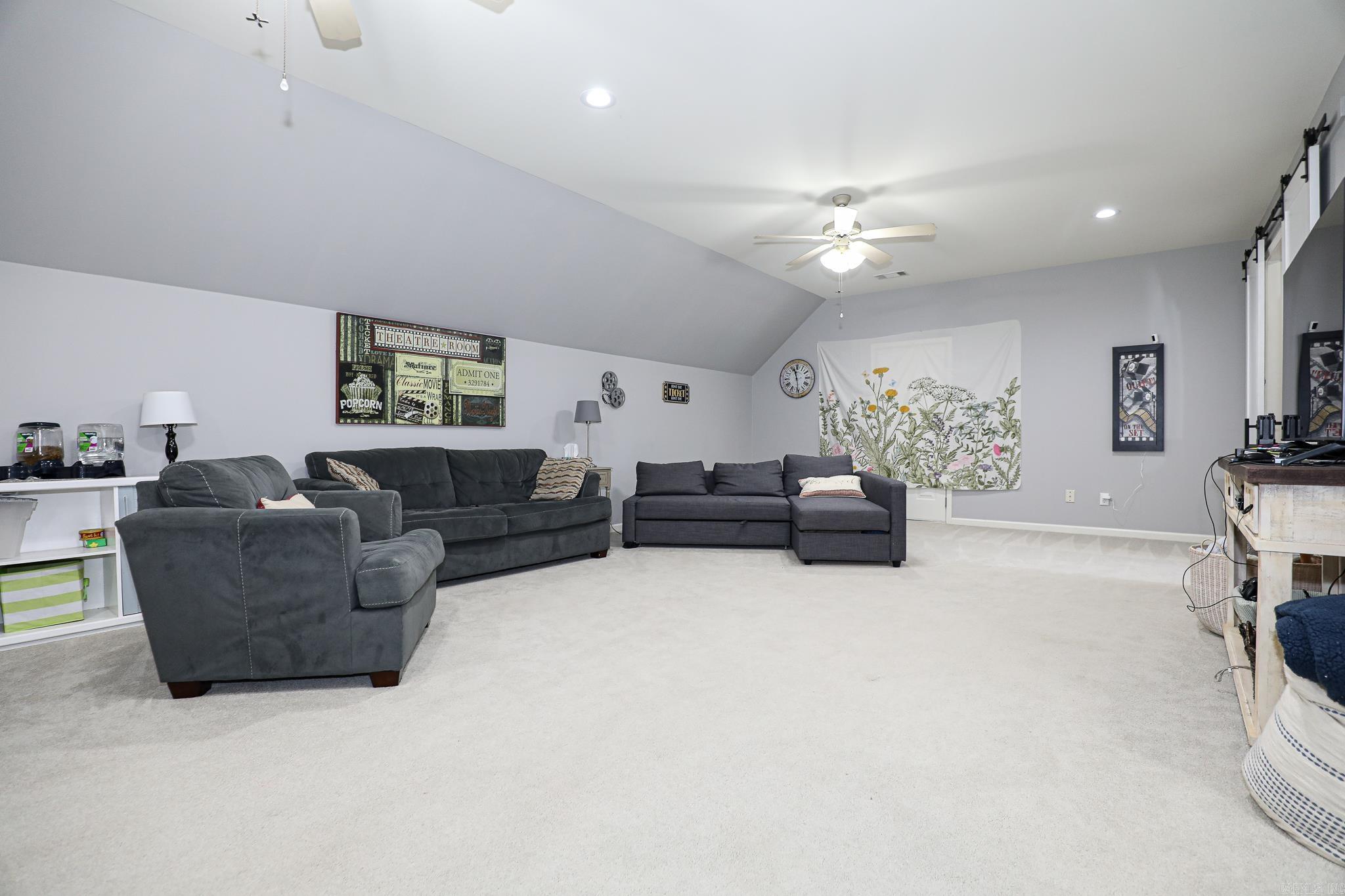 HURRICANE LAKE EST - Residential