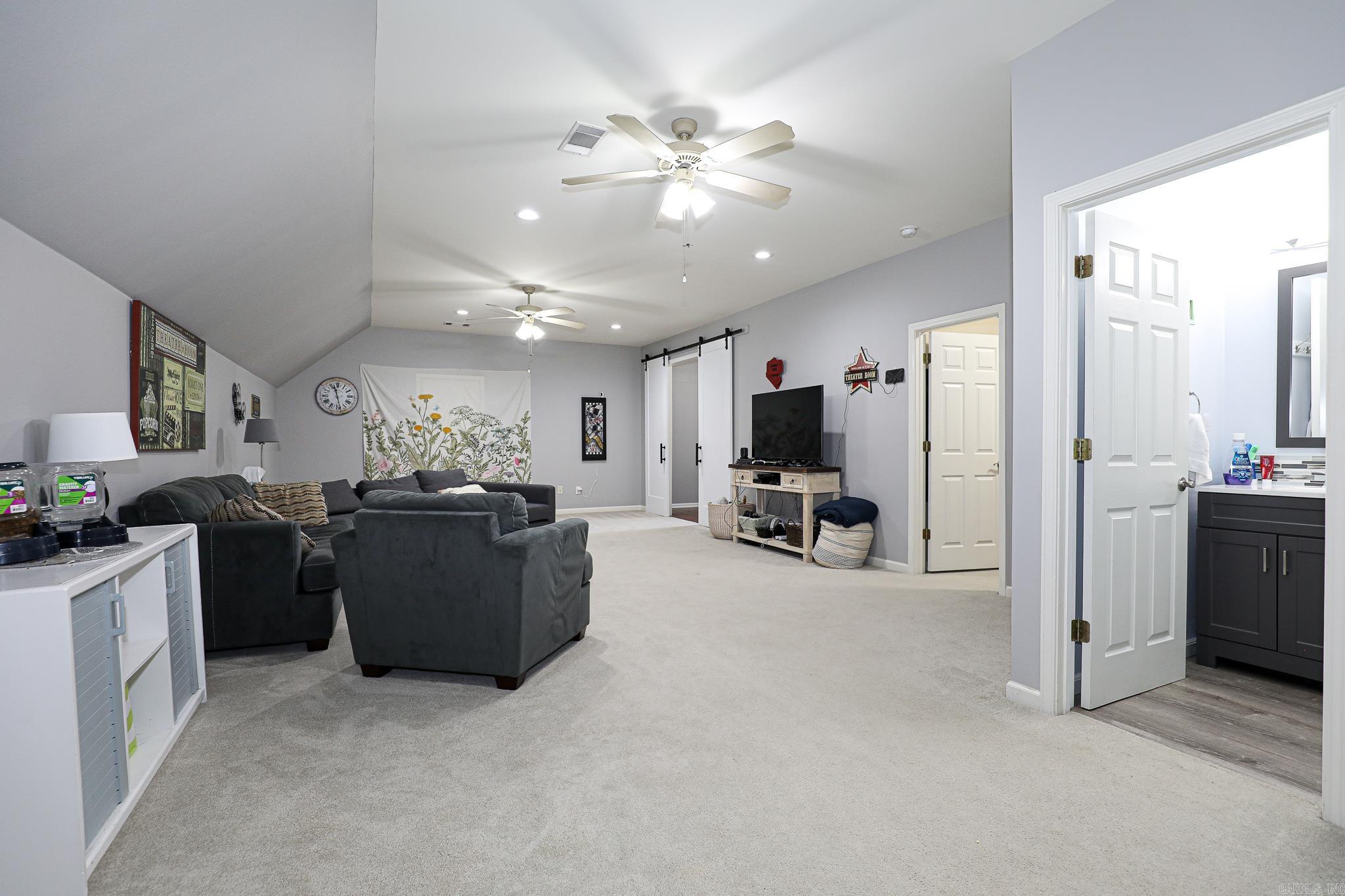 HURRICANE LAKE EST - Residential