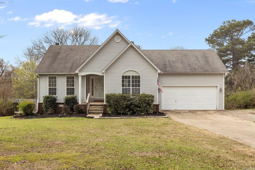 Have you been looking for a home in Bryant that is in the middle of everything? Come see this very well kept home on Woodland Park Rd. This home has updated flooring, brand new paint throughout the home, new light fixtures and a brand new dishwasher. This property sits on 1.21 acres and has a beautiful pool with a privacy fence. You also have a bonus room that is downstairs. You don't want to miss out on this one because you get a feel of country living right in the heart of Bryant with this one.