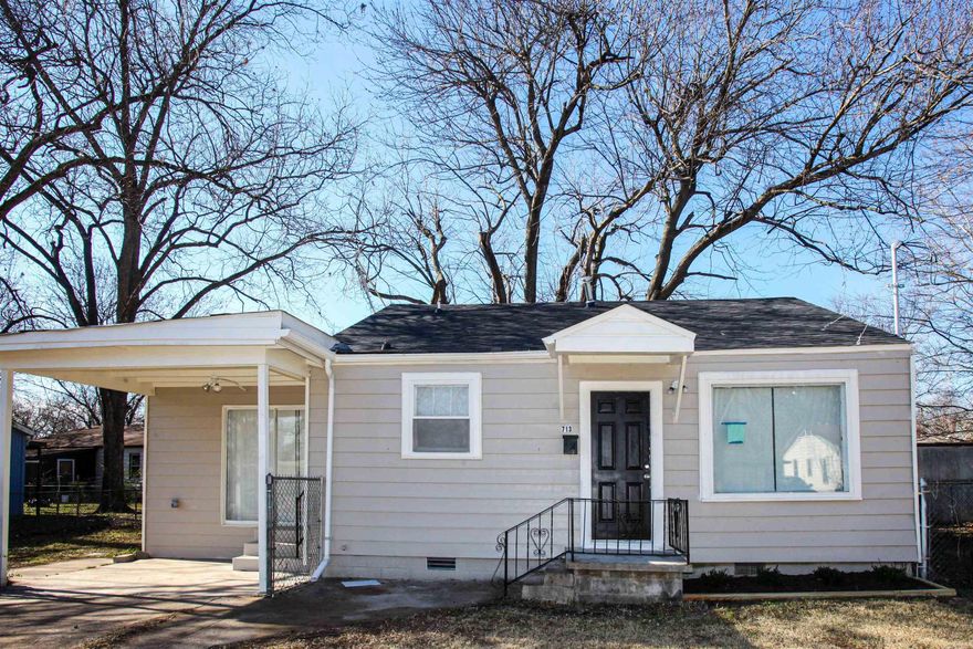 Cute and cozy remodeled 3BD in North Little Rock that sits on a large corner lot. New paint, countertops, and flooring throughout. Fully fenced yard that is perfect for kids or pets to burn off some energy. The lease for this property is for two years with a 3% increase after the first year. Income has to be three times the amount unless you have a housing voucher.