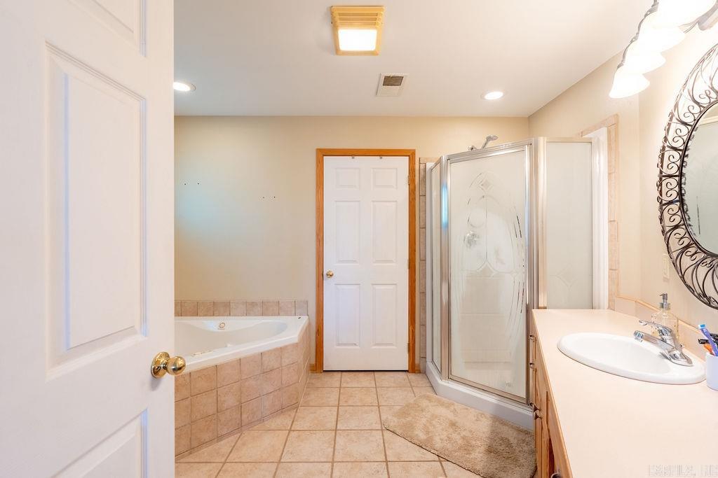 WHISPERING SPRINGS - Residential