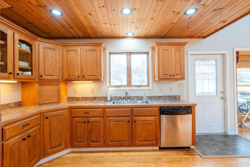 WHISPERING SPRINGS - Residential