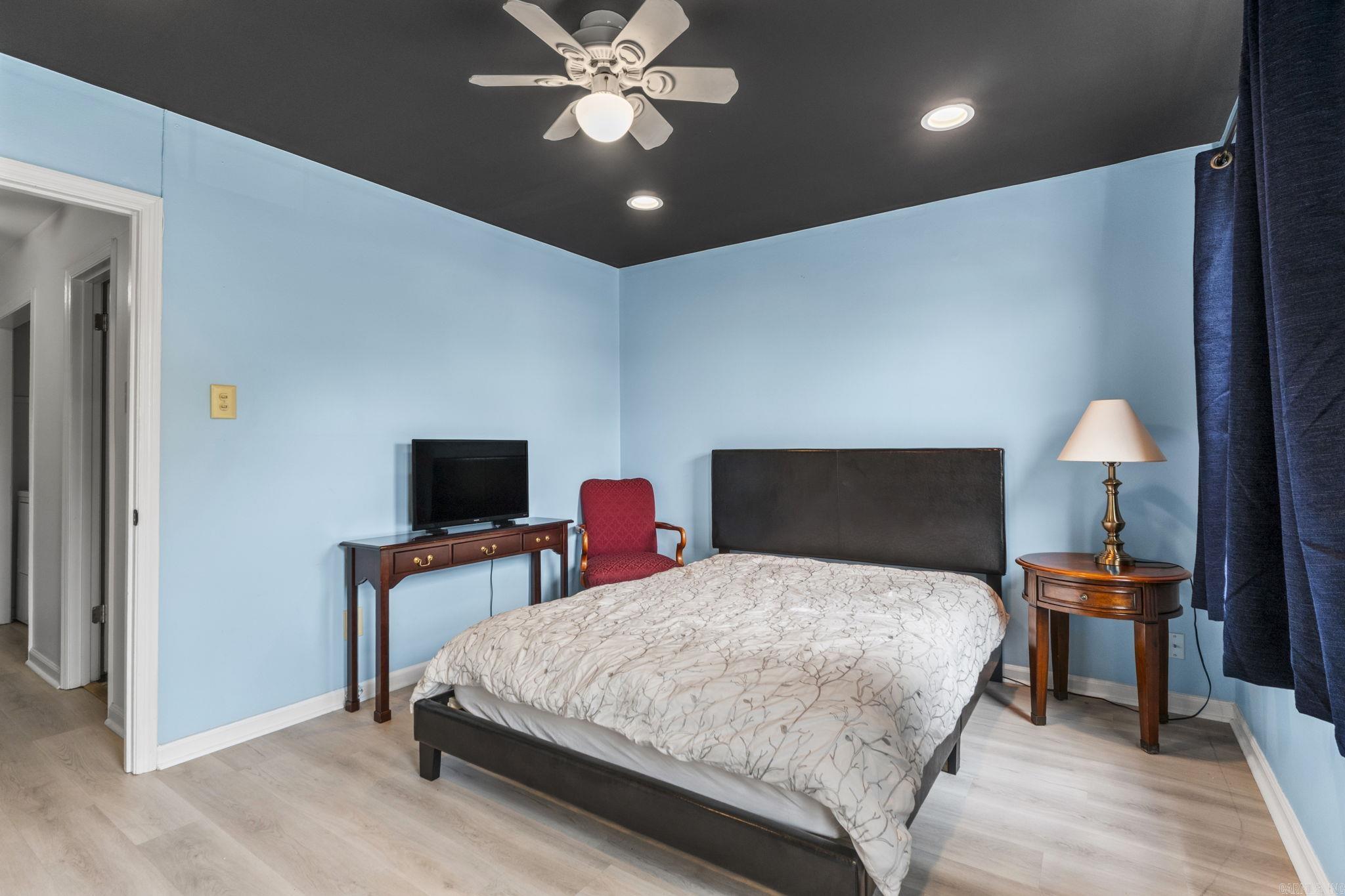 HAMPTON COURT APT HPR - Residential