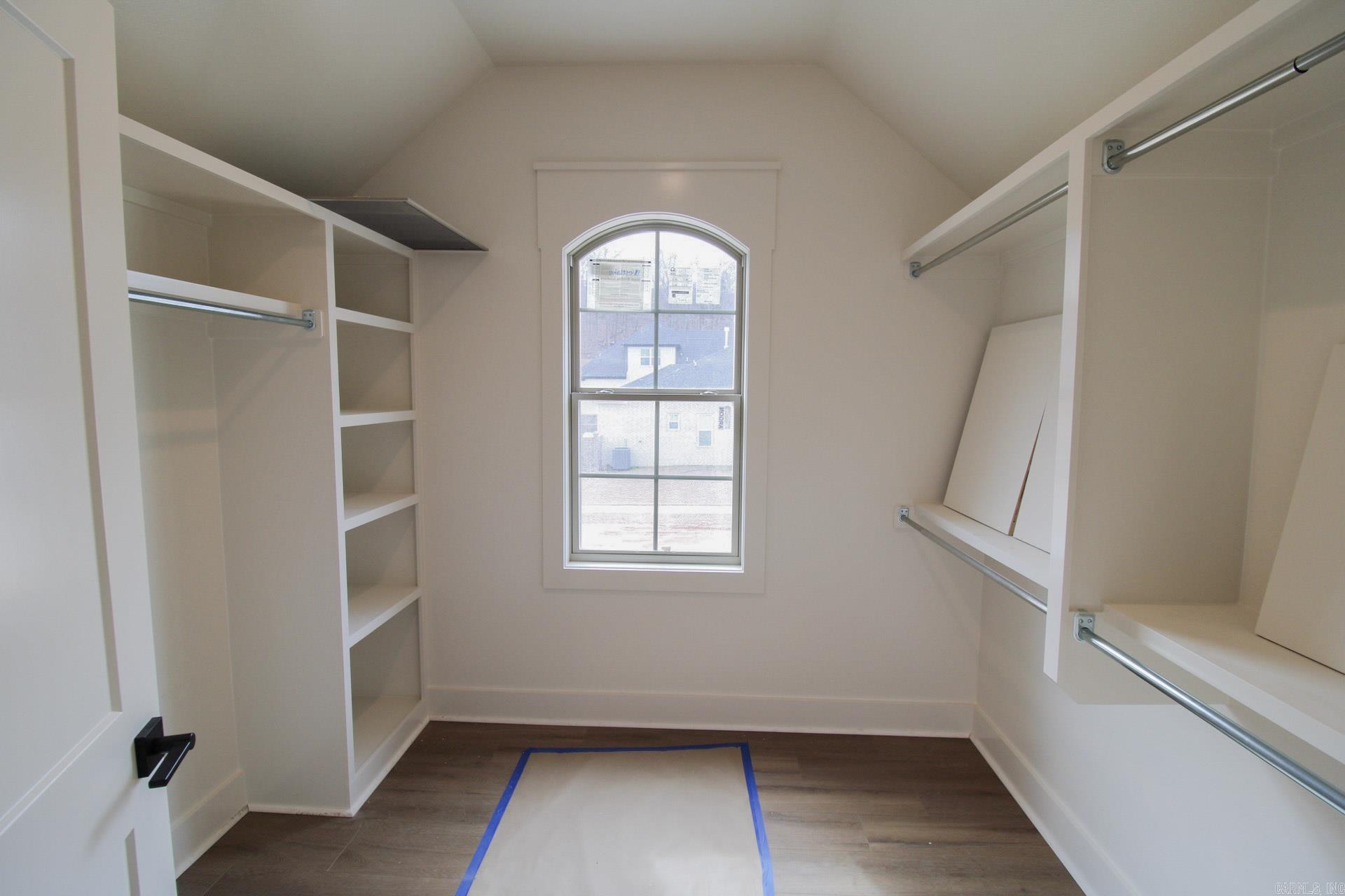 ROBYNMAR - Residential