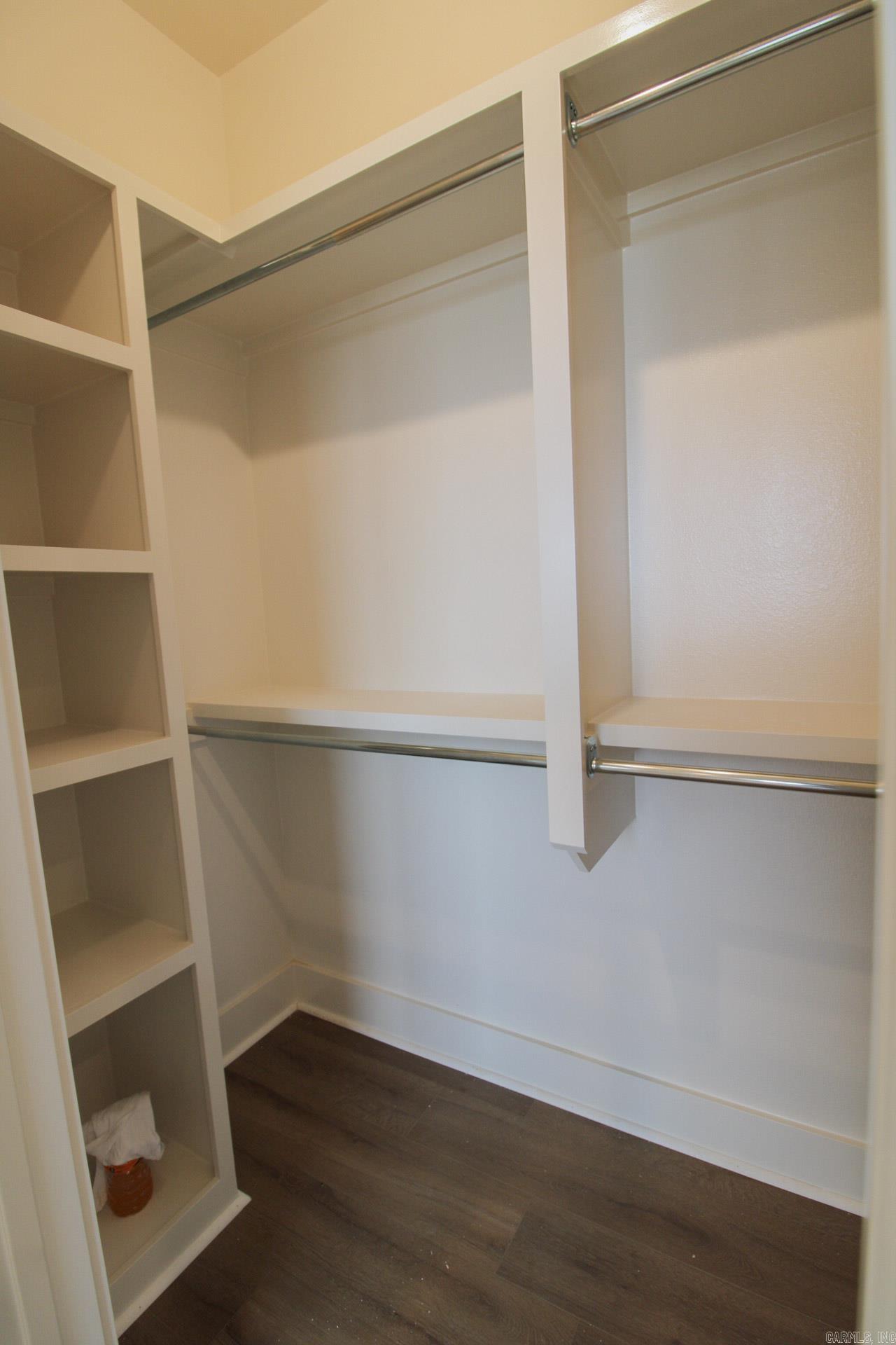 ROBYNMAR - Residential