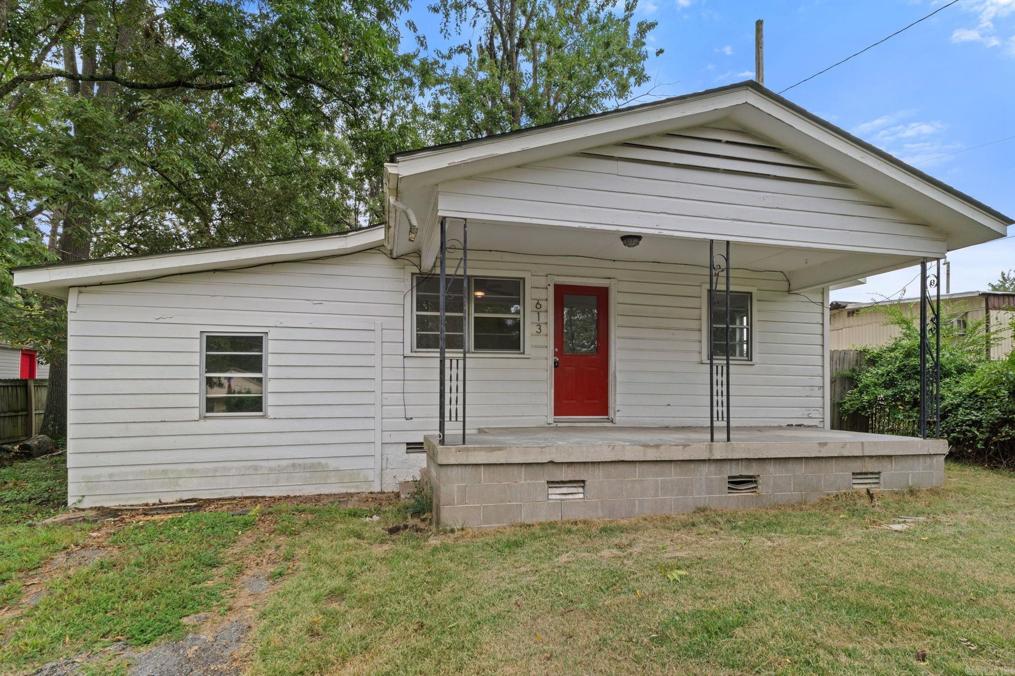 Newly updated 2 bedroom, 1 bath home in a prime Cabot location! Featuring fresh updates throughout, this home offers EXTRA living space, a dedicated laundry room, and a functional layout. You will love being close to shopping, schools, dining, and everything Cabot has to offer. Perfect as a first home or as a rental investmentāthis move-in ready property checks all the boxes! No seller property disclosure.