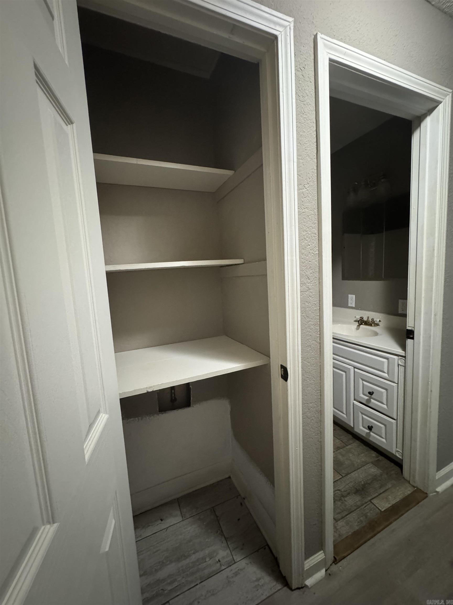 VILLA RIDGE EST - Residential