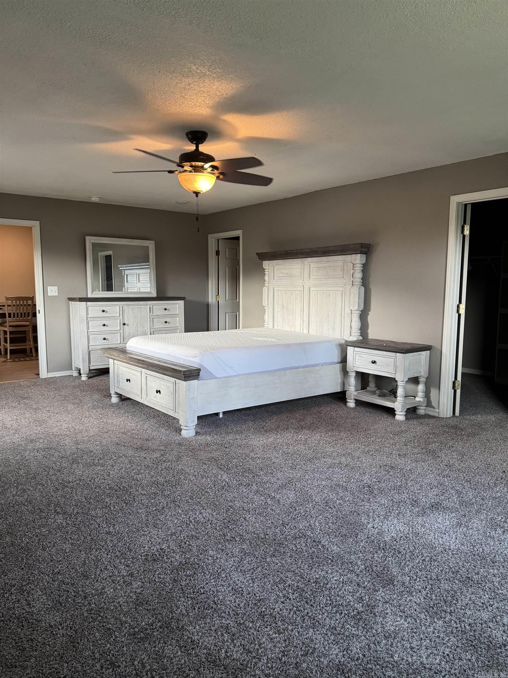 VILLA RIDGE EST - Residential