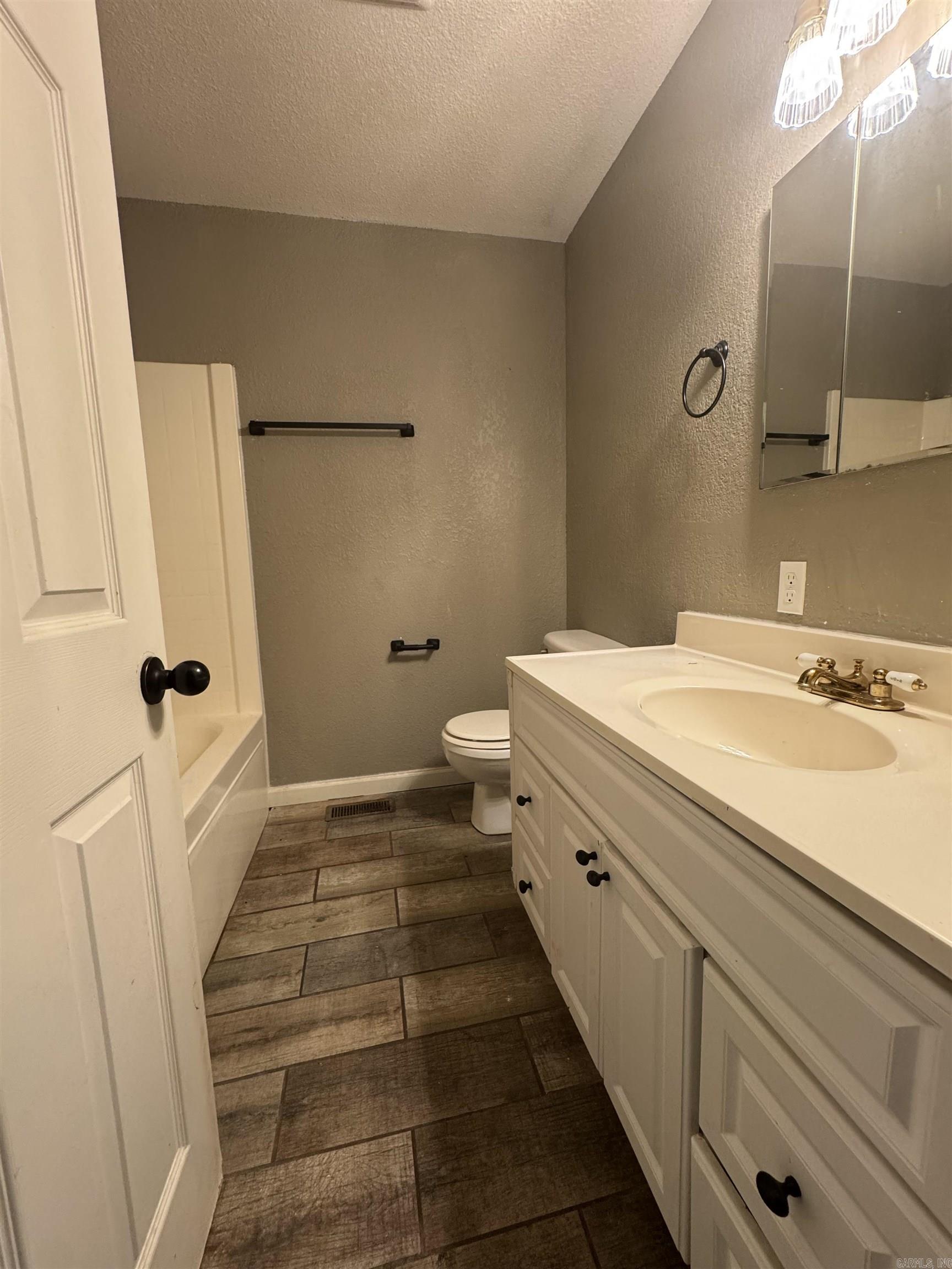 VILLA RIDGE EST - Residential