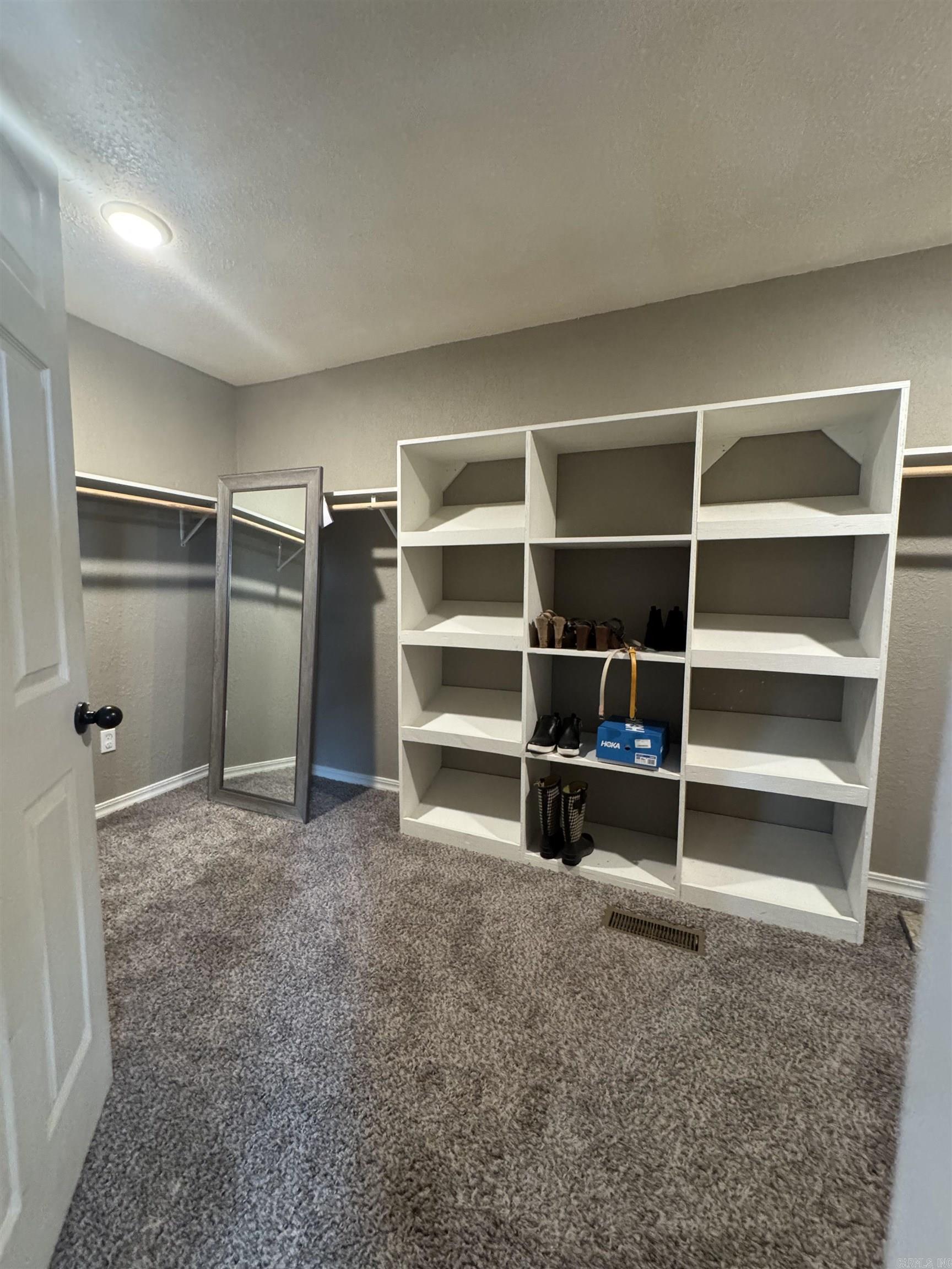 VILLA RIDGE EST - Residential