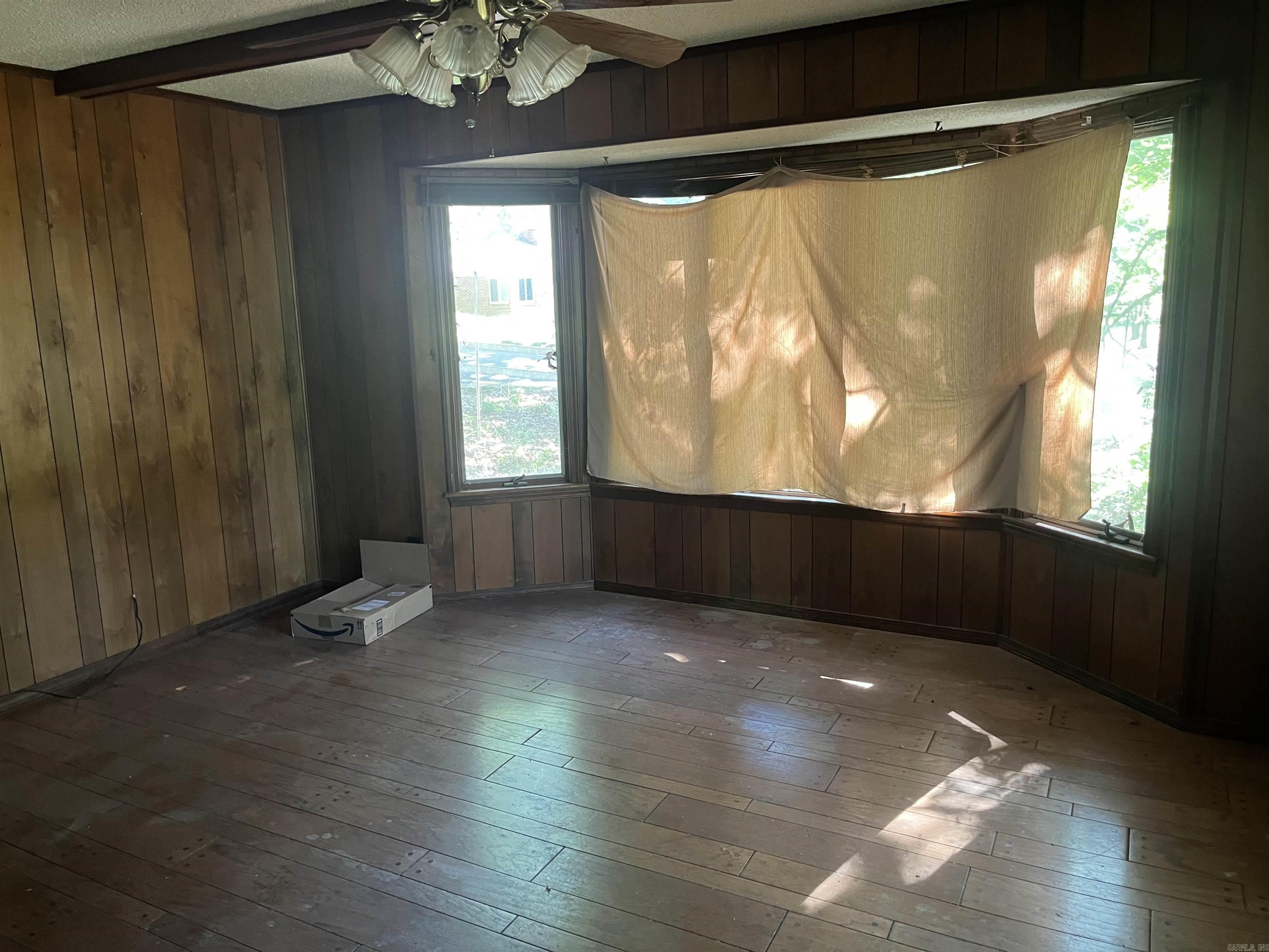 EDGEWOOD BAY - Residential