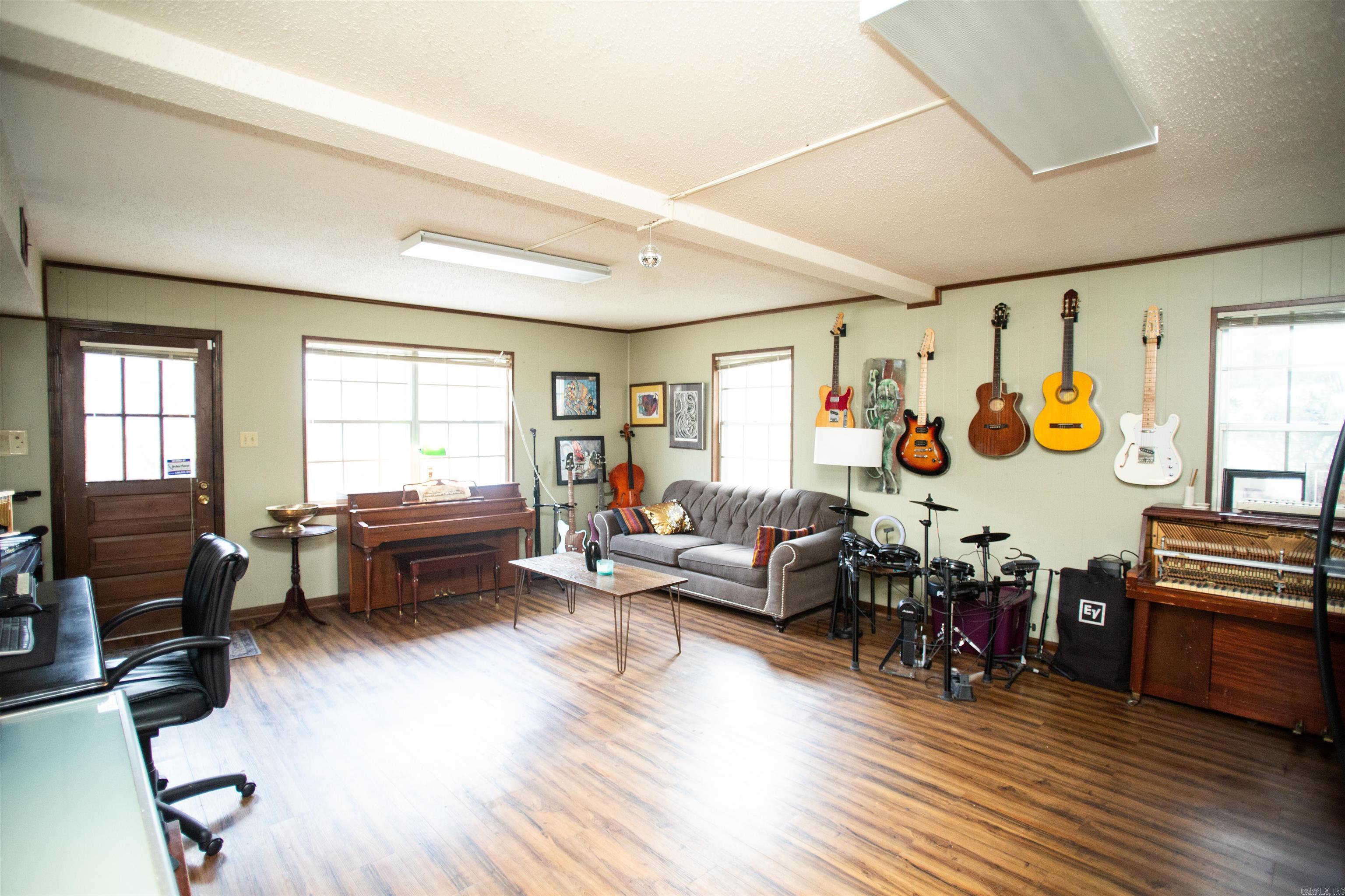 STURBRIDGE - Residential