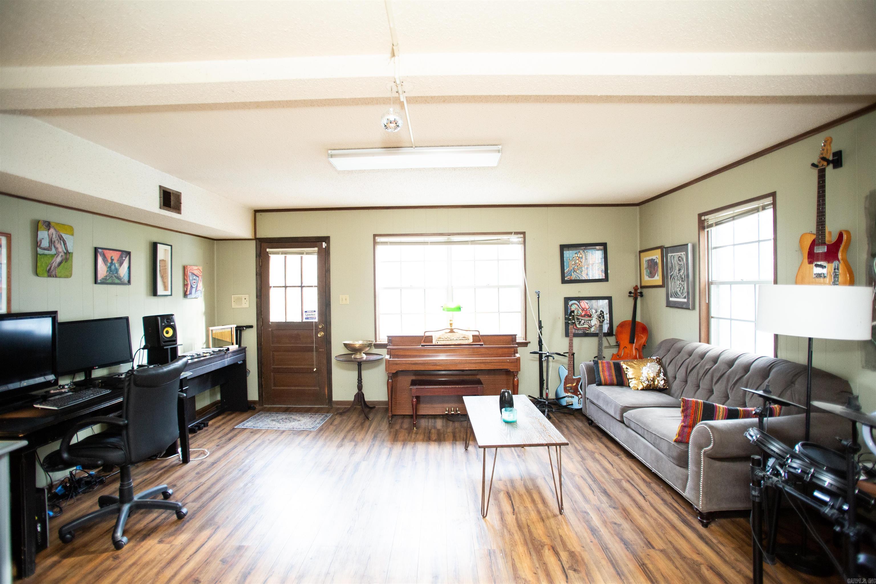 STURBRIDGE - Residential