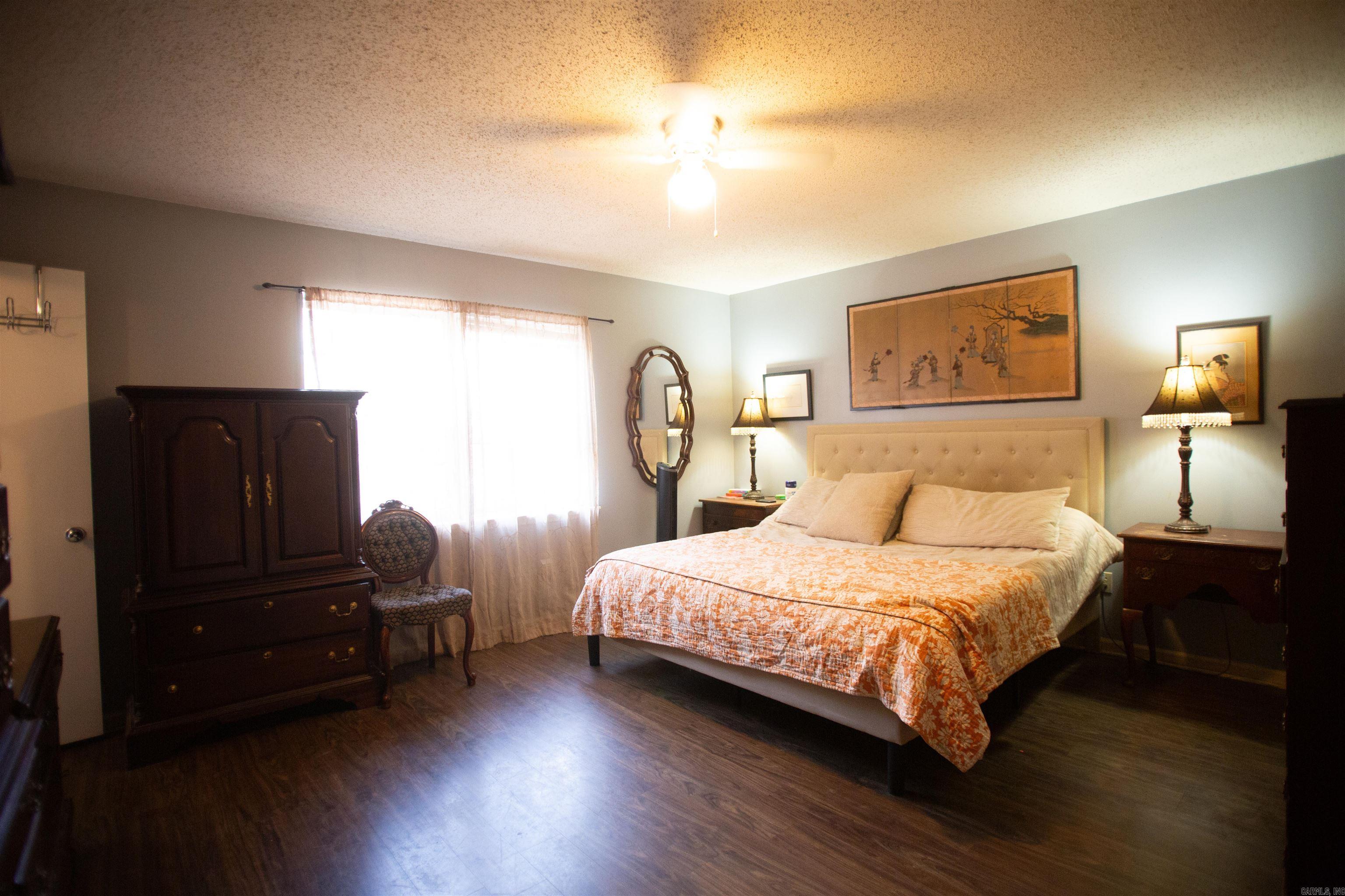 STURBRIDGE - Residential