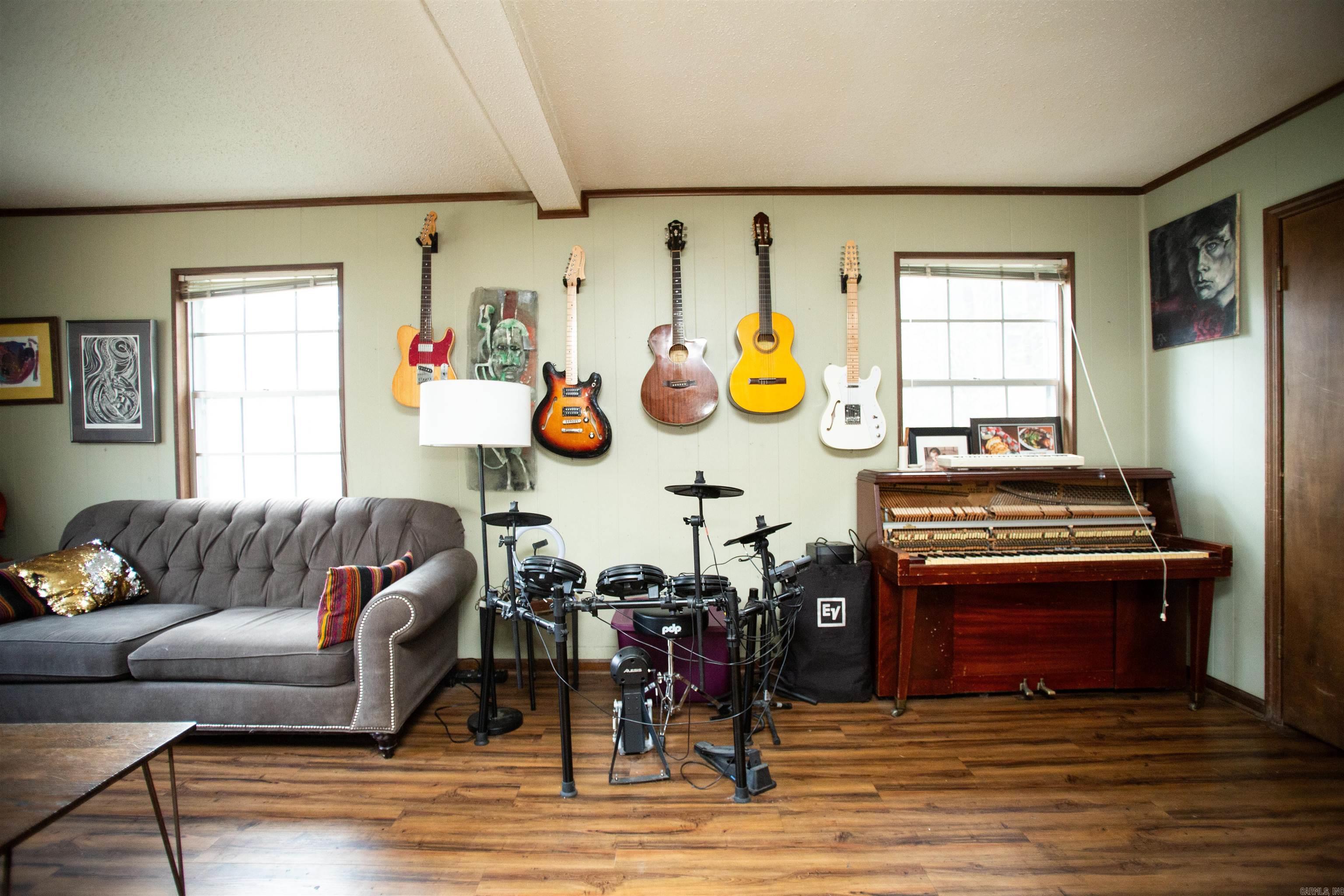 STURBRIDGE - Residential