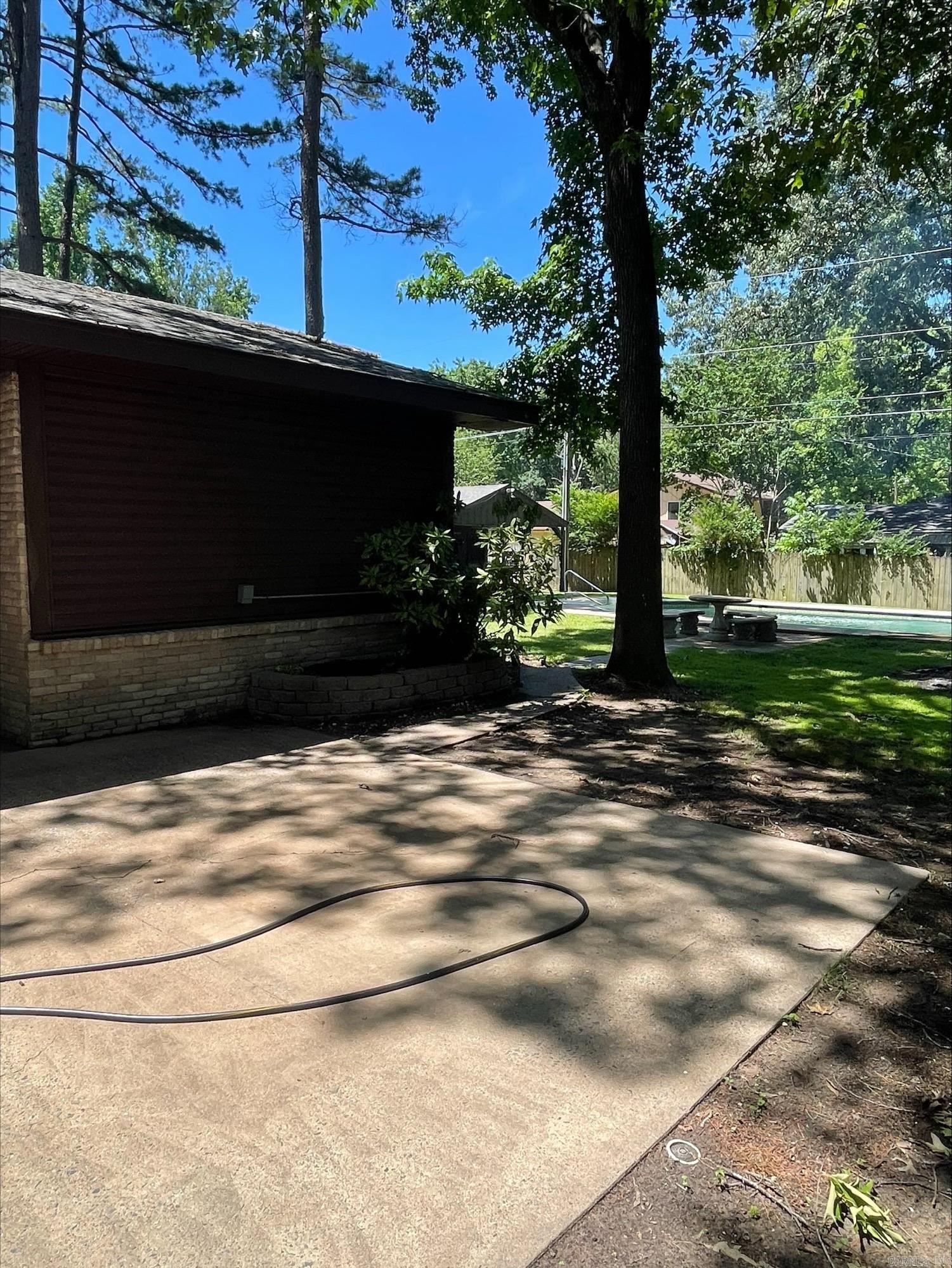 BROWN ADD TO JACK - Residential