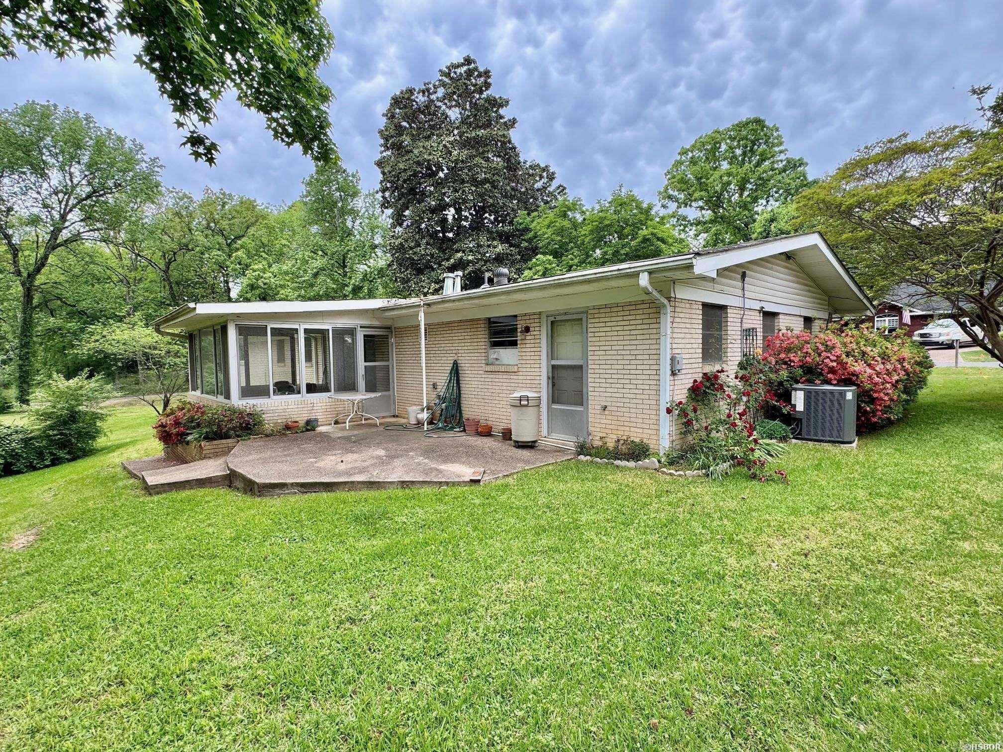 Lakeland Manor - Residential