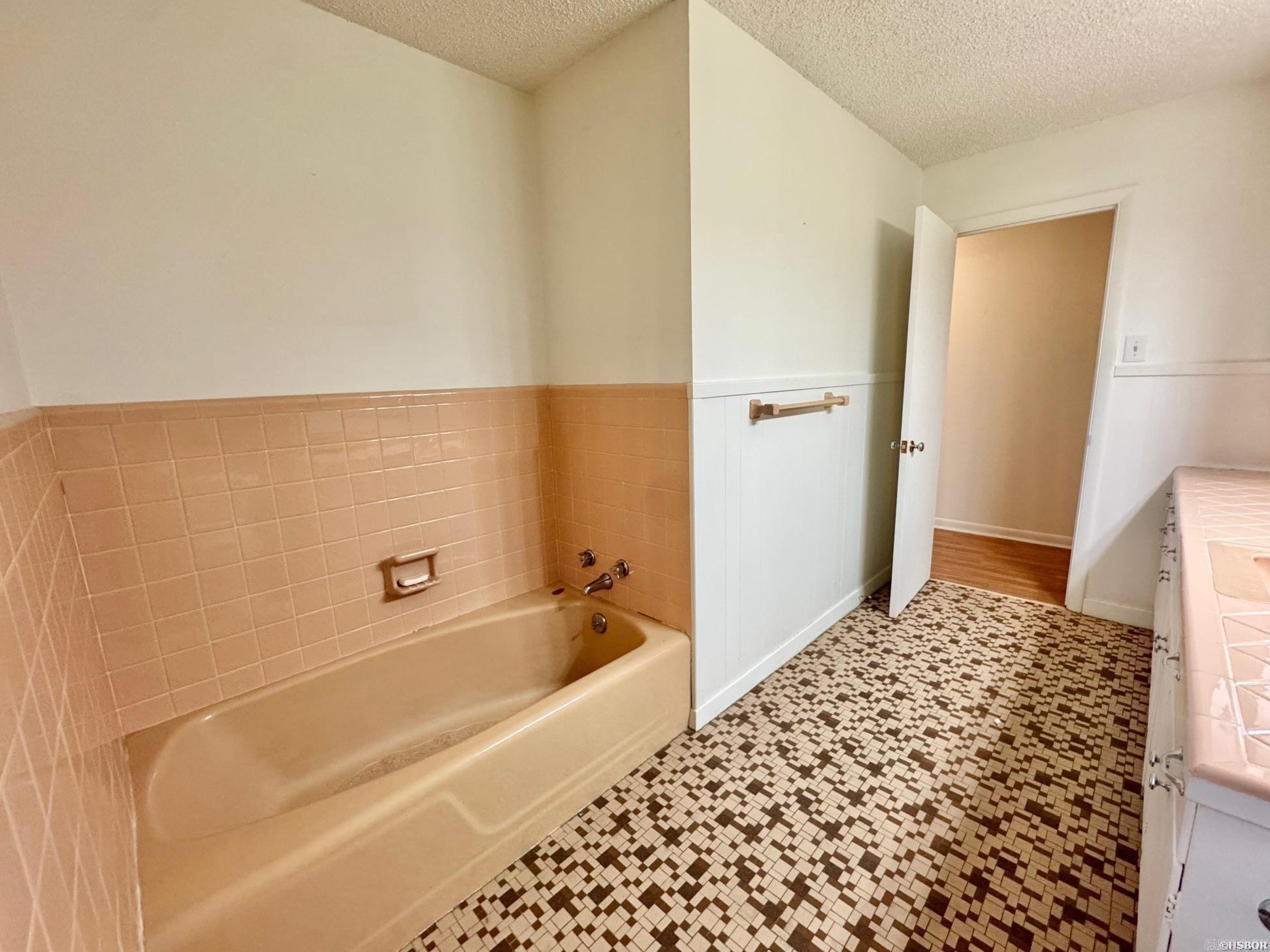 Lakeland Manor - Residential