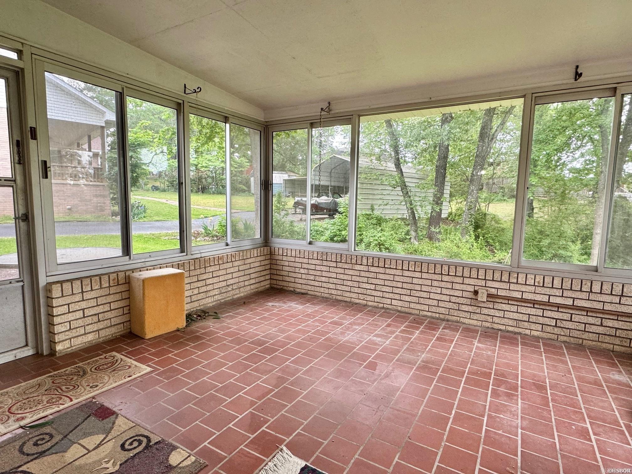 Lakeland Manor - Residential