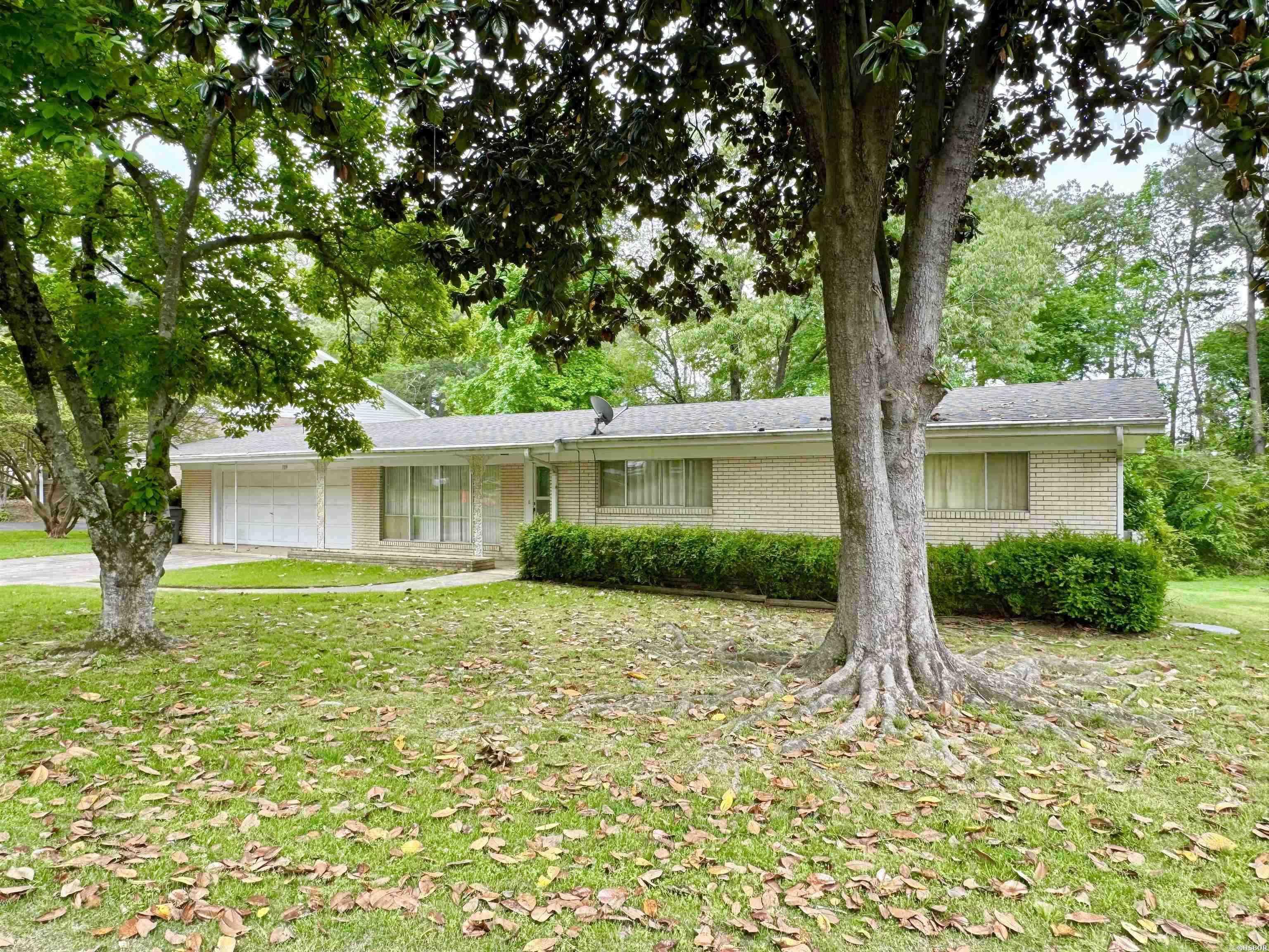 Lakeland Manor - Residential