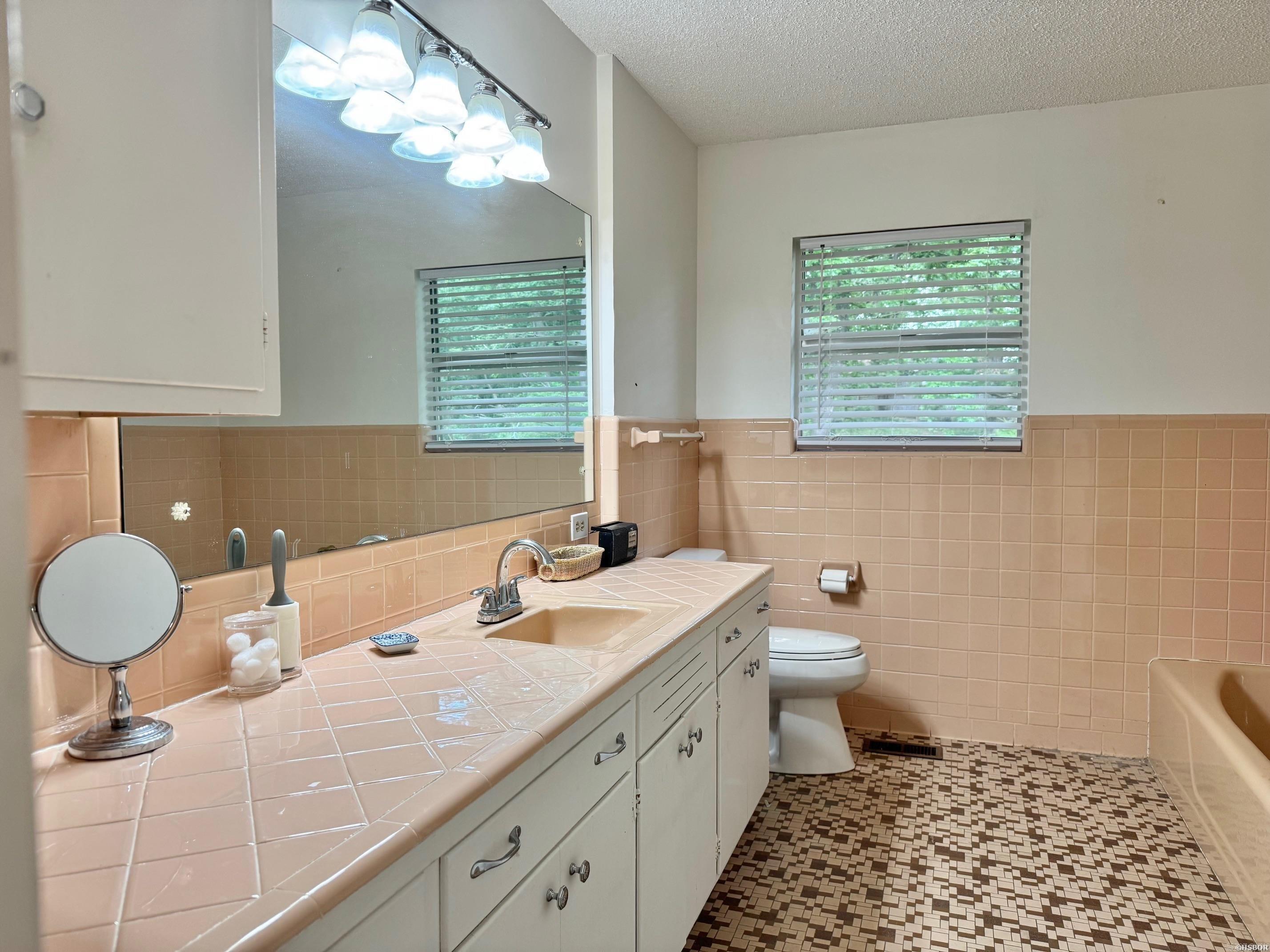 Lakeland Manor - Residential