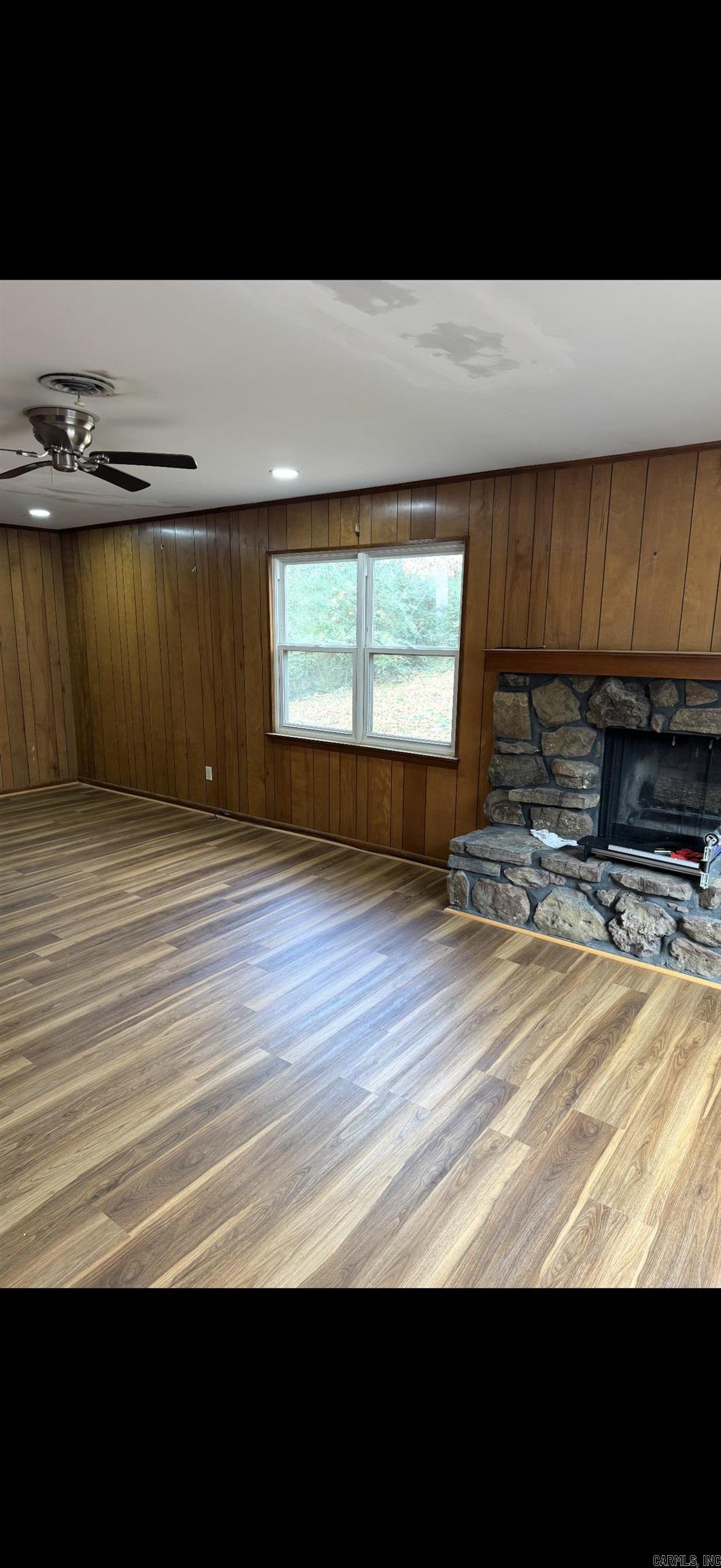 Ellis Acres - Residential Lease