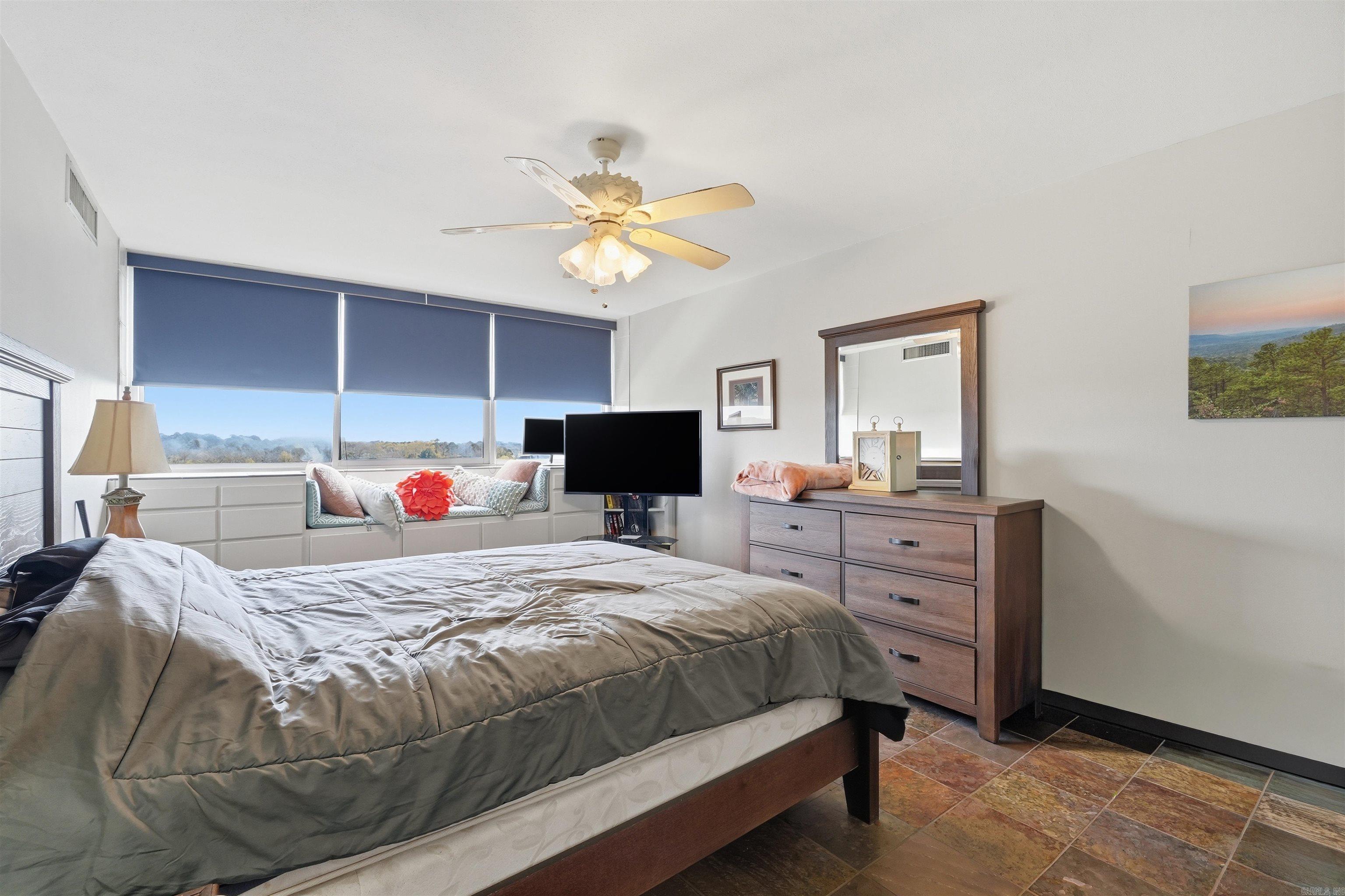 BEACON MANOR HPR - Residential